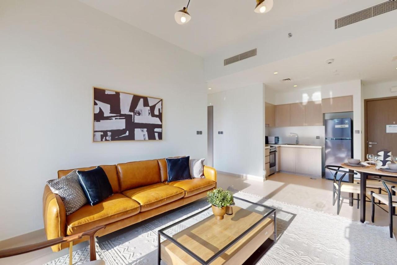 Apartment Act One Act Two - One Bedroom In Bustling Downtown