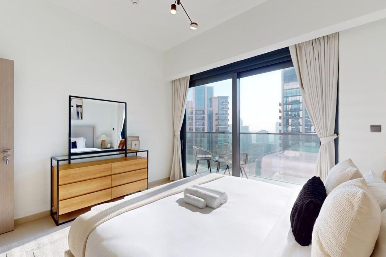 Act One Act Two - One Bedroom In Bustling Downtown Apartment *