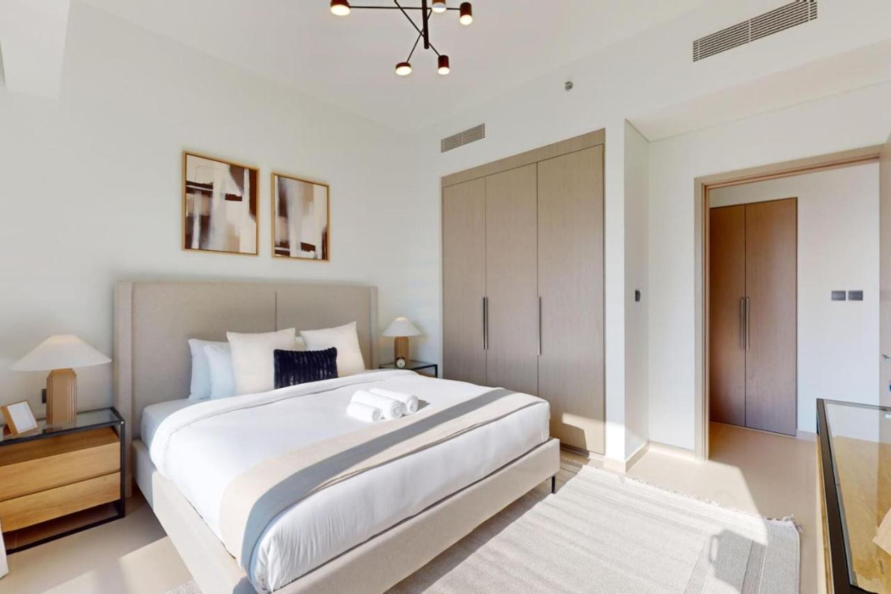 Apartment Act One Act Two - One Bedroom In Bustling Downtown *