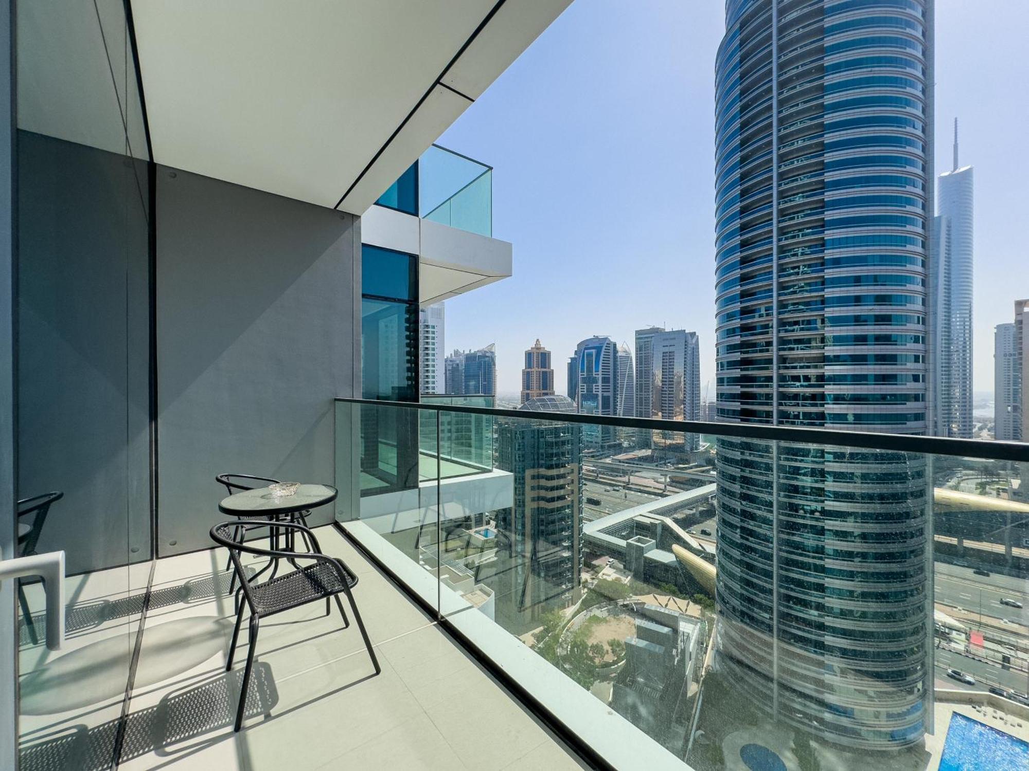Apartment Vida Marina & Yacht Club With Starbucks Below *