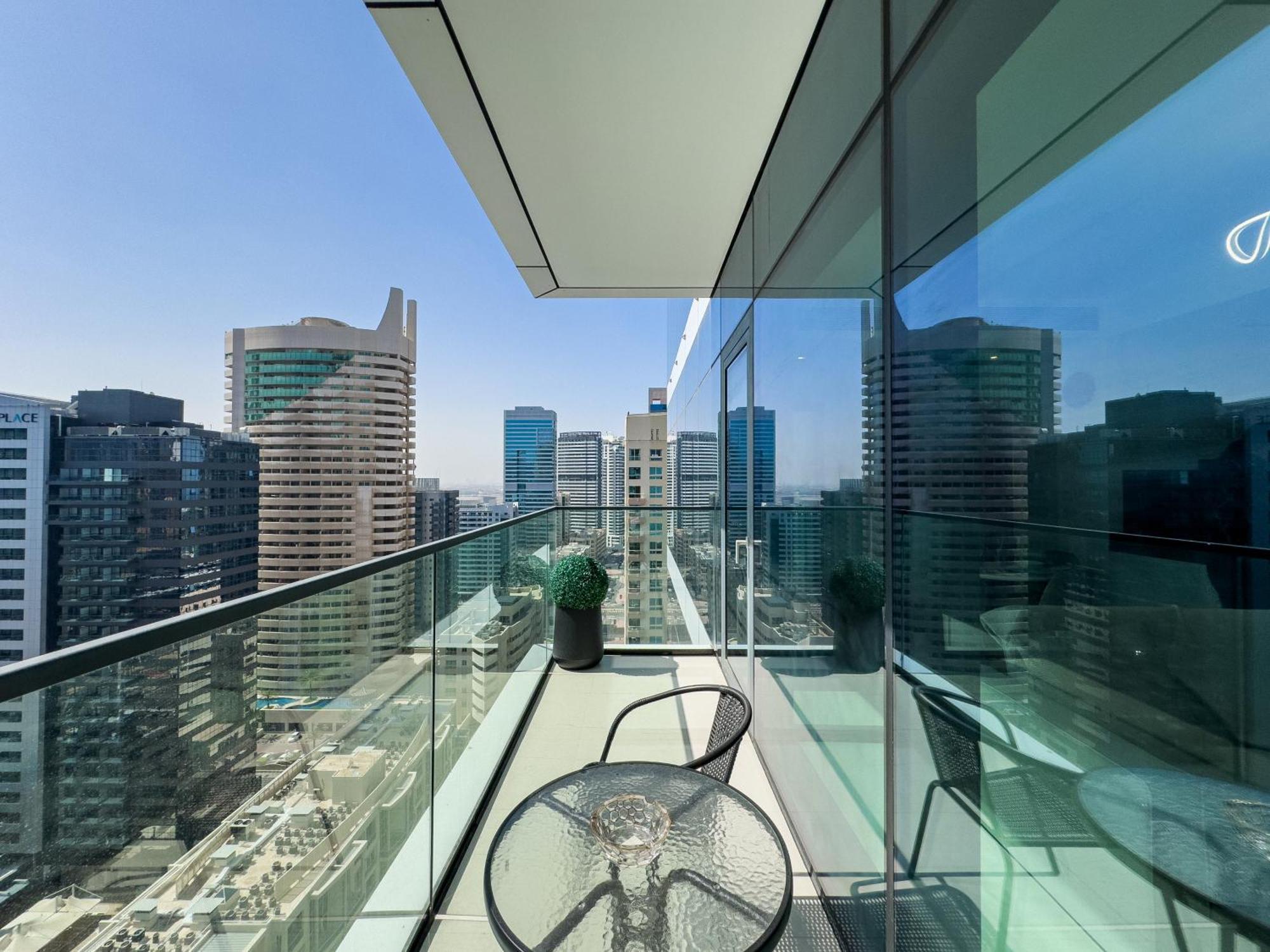 Apartment Vida Marina & Yacht Club With Starbucks Below *