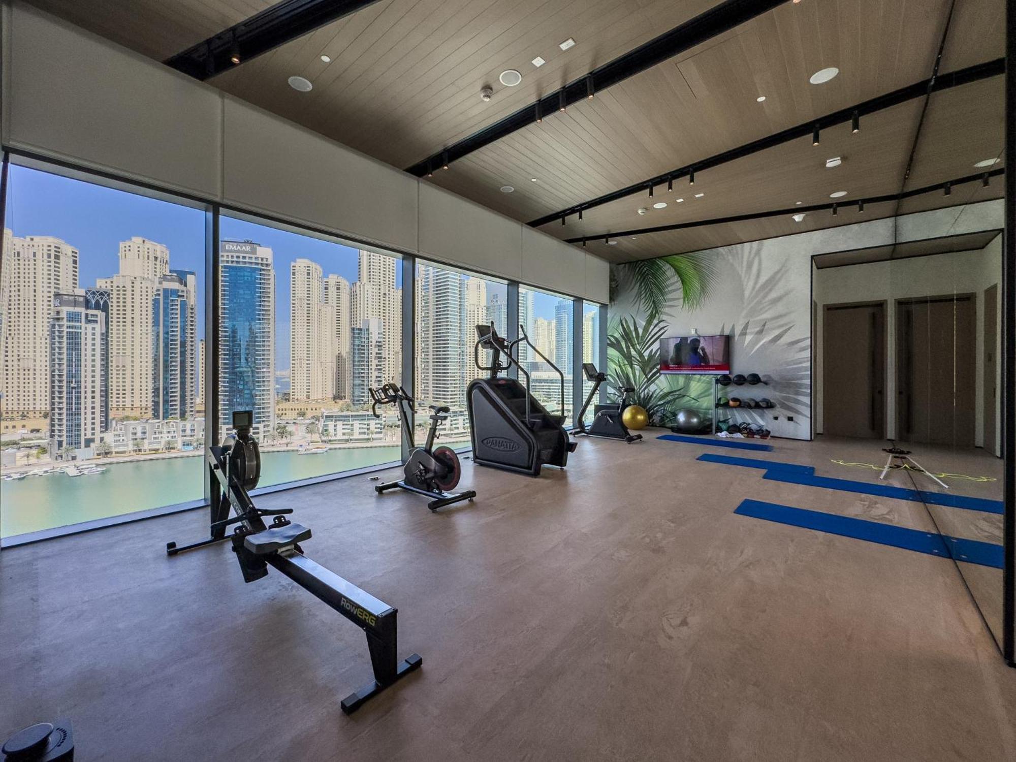 Apartment Vida Marina & Yacht Club With Starbucks Below Dubai