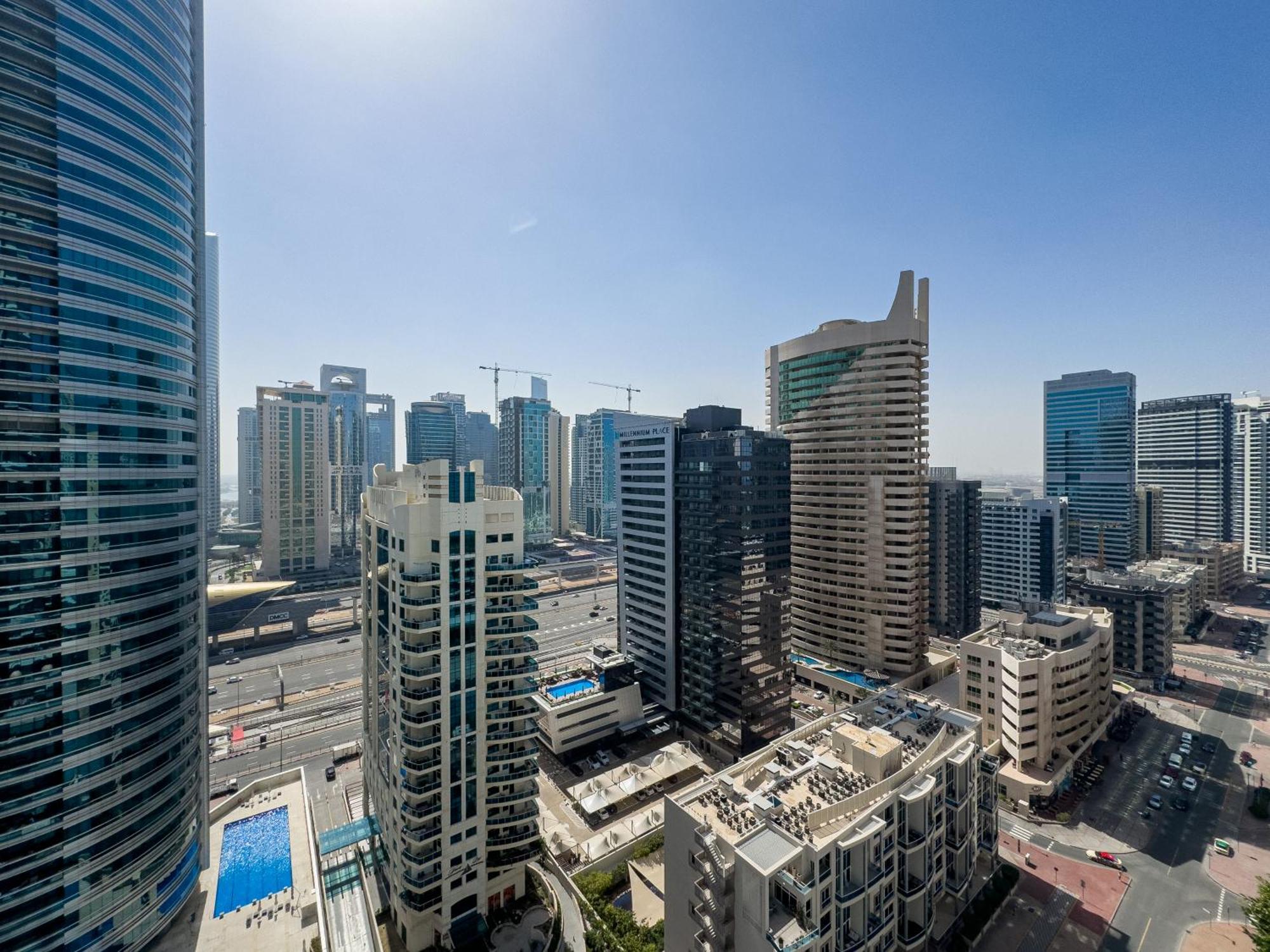Apartment Vida Marina & Yacht Club With Starbucks Below Dubai