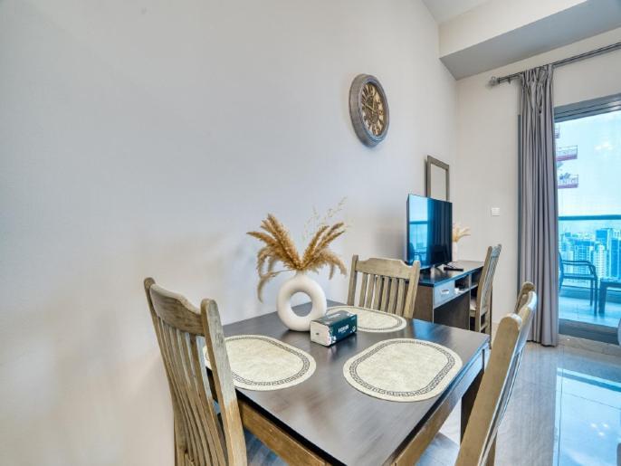 Apartment Luxury In Business Bay With Canal View - 1906 Dubai