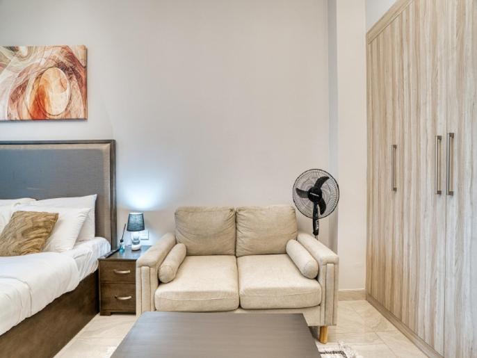 Luxury In Business Bay With Canal View - 1906 * Dubai
