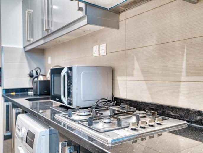 Luxury In Business Bay With Canal View - 1906 Apartment *