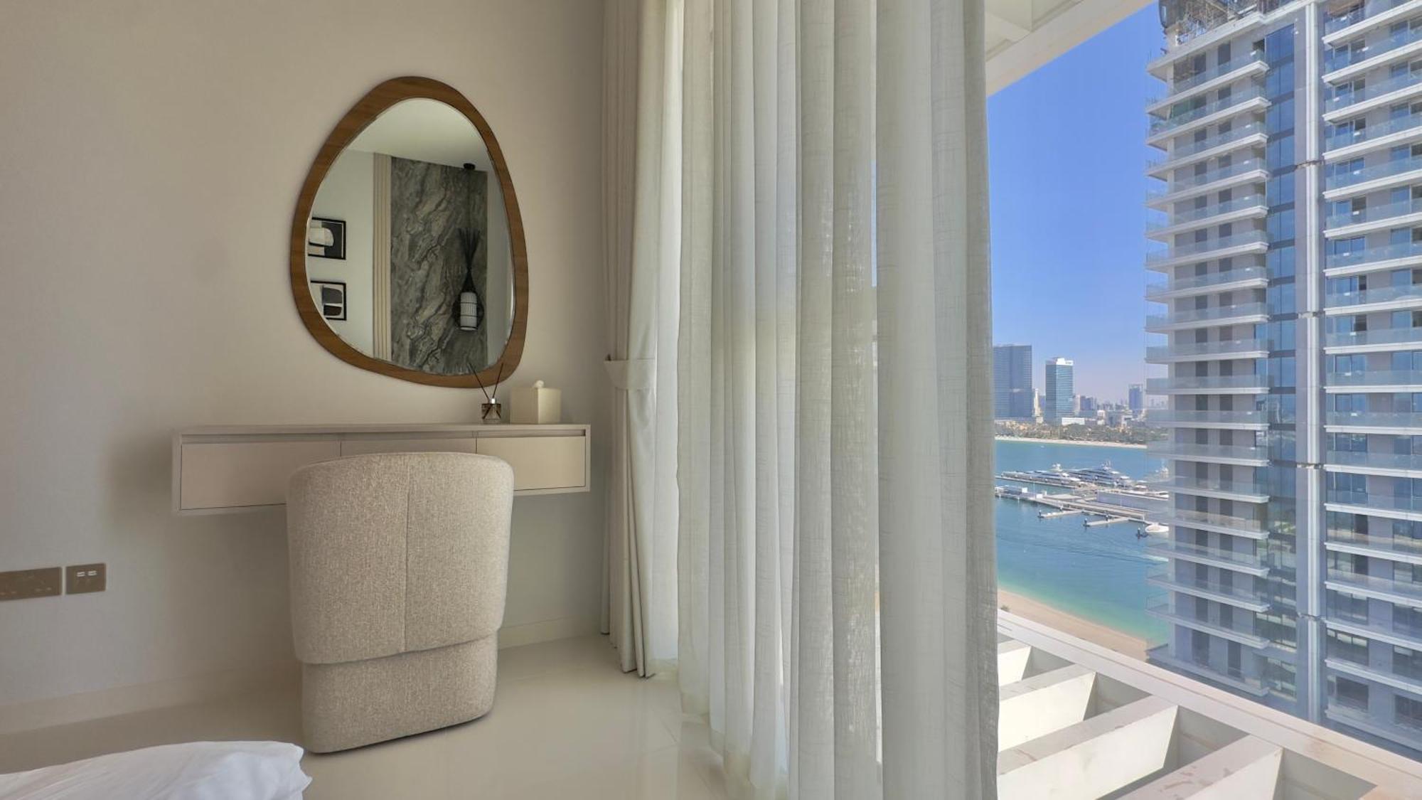 1br Grand Bleu T2 In Emaar Front By Vibel