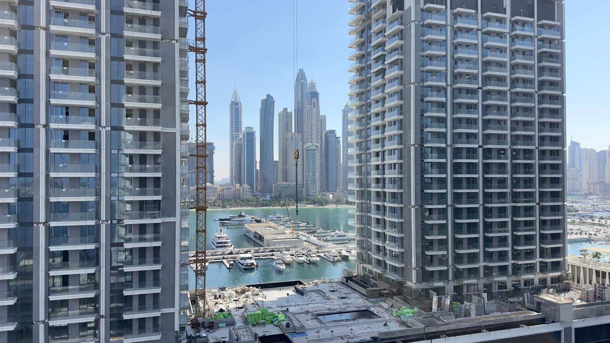 1br Grand Bleu T2 In Emaar Front By Vibel