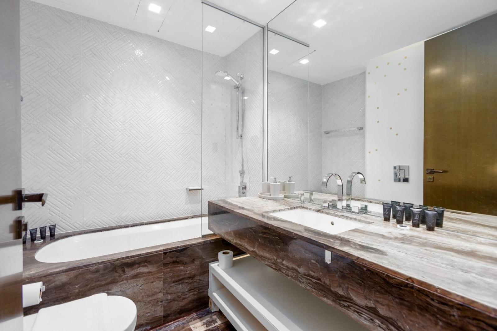 High Floor 3br In Damac Heights, Marina - Allsopp & Allsopp Dubai