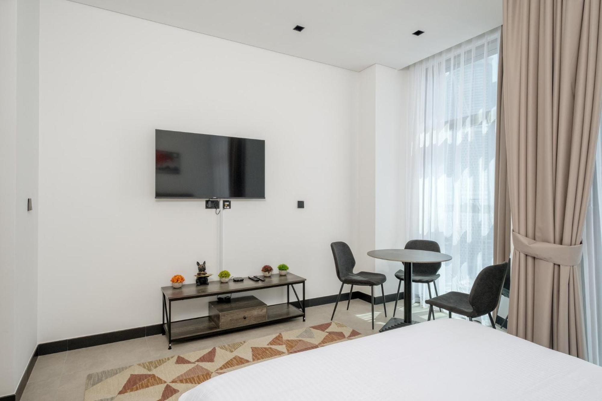 Gennaro's At 15 Northside Business Bay Apartment *