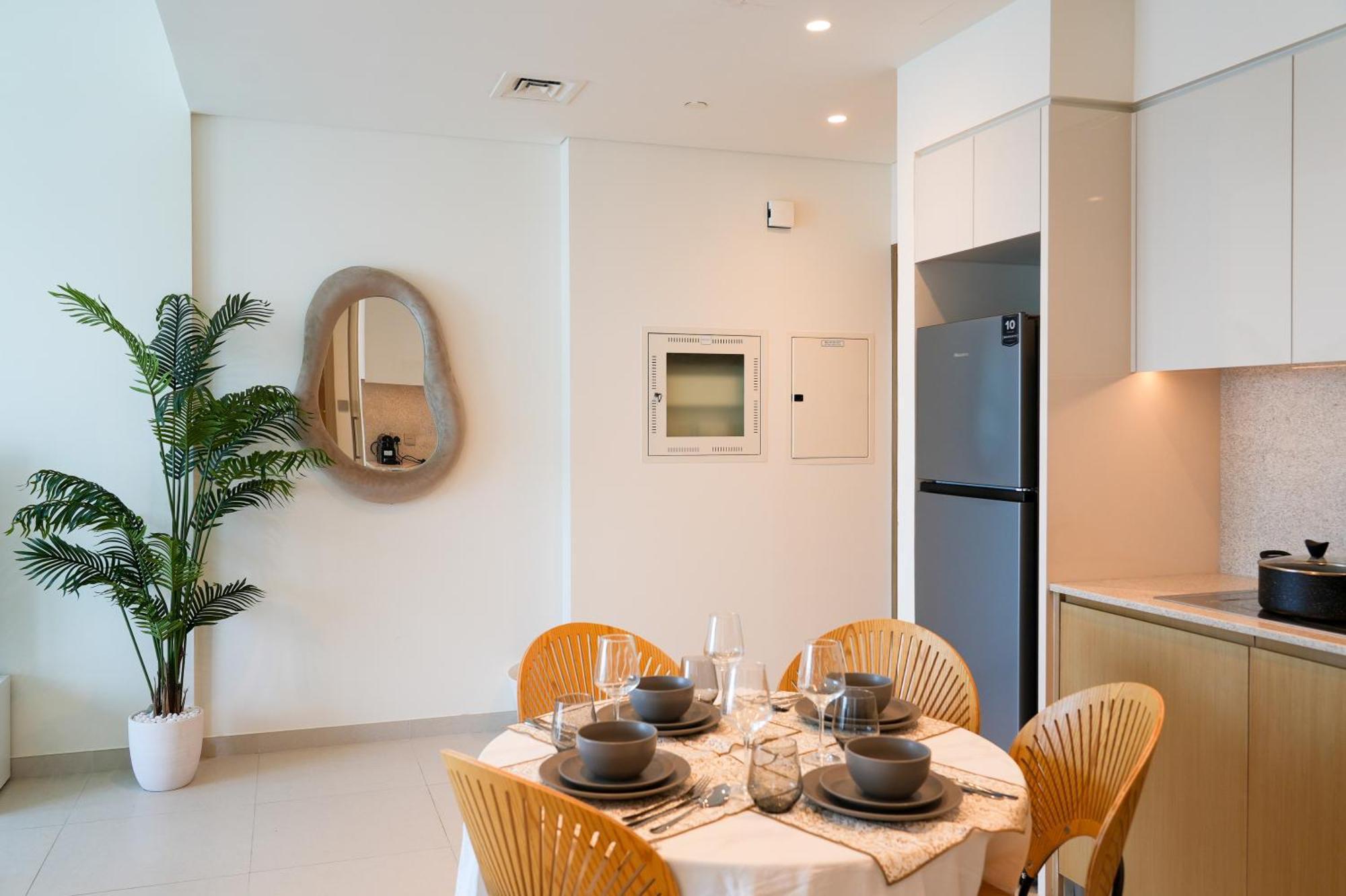 Apartment Cozy 1-br In The Heart Of With Skyline Views