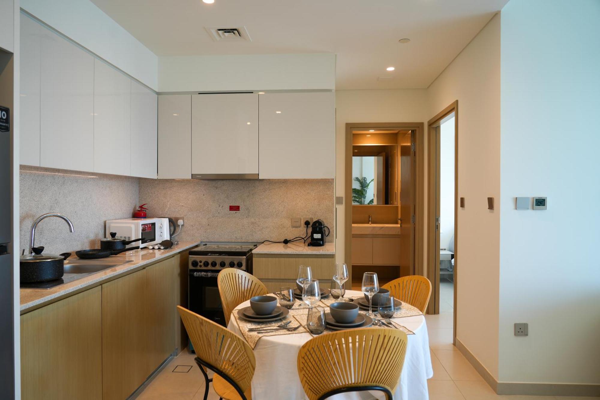 Apartment Cozy 1-br In The Heart Of With Skyline Views *