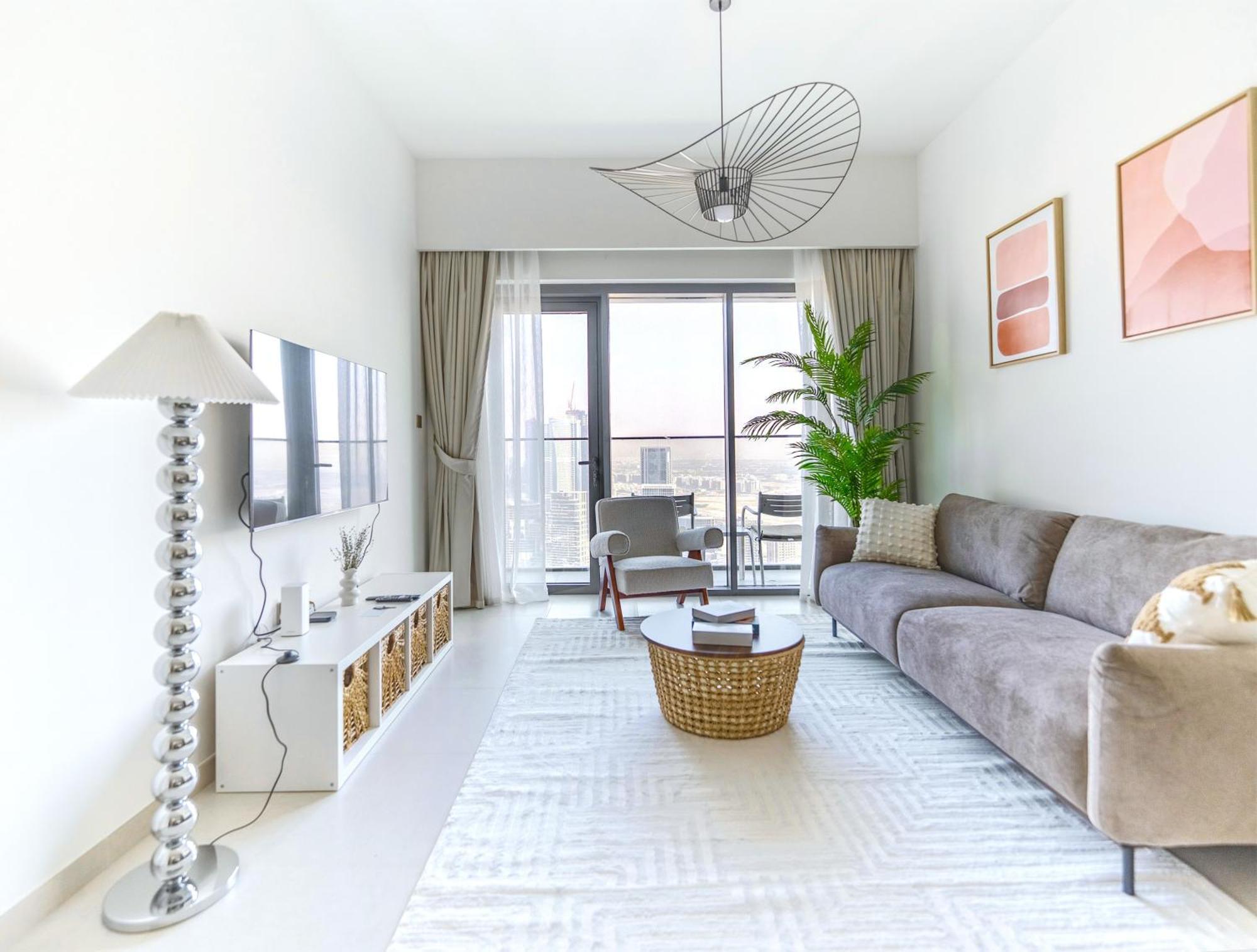 Stunning 2br Burj Royale 10 Mins Walk To Mall Apartment