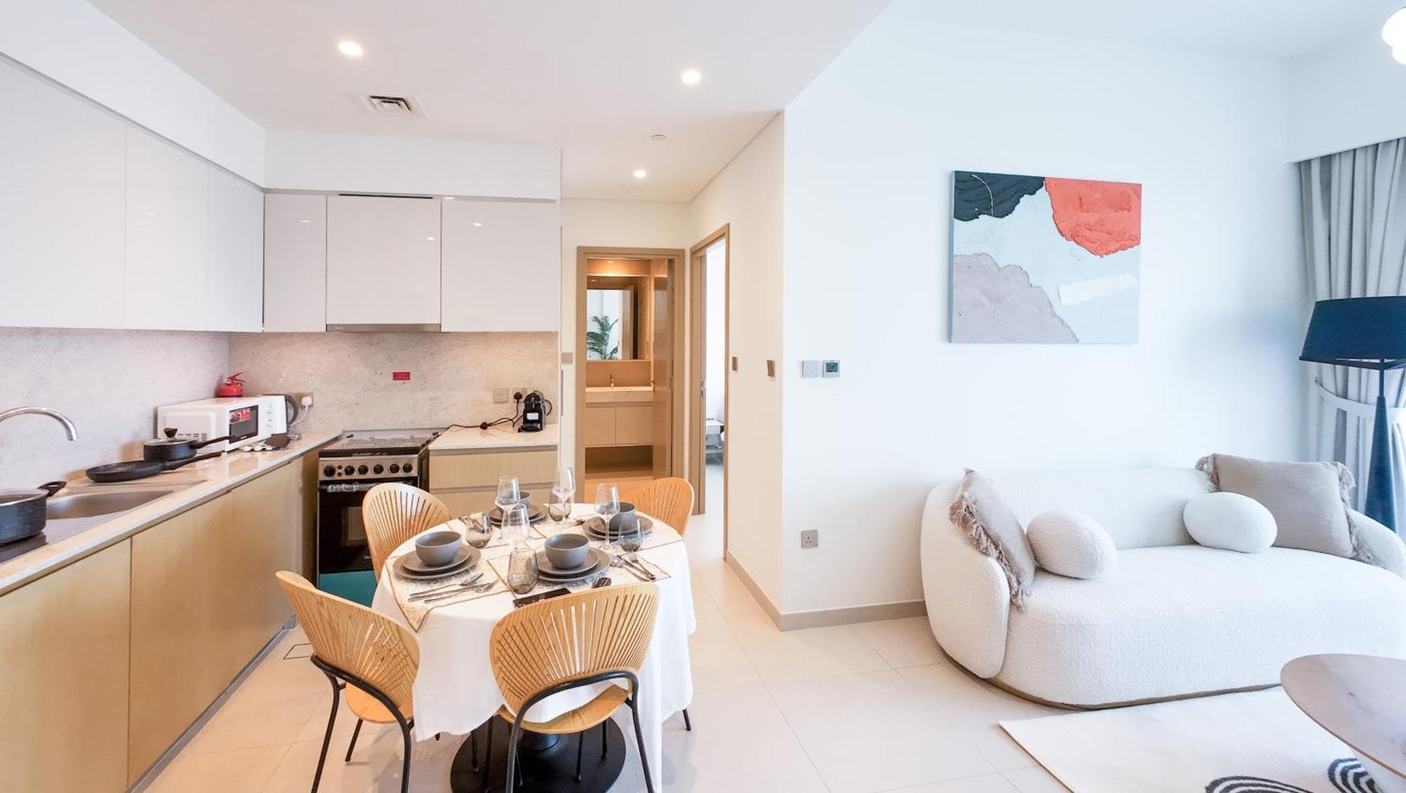 Cozy 1-br In The Heart Of With Skyline Views