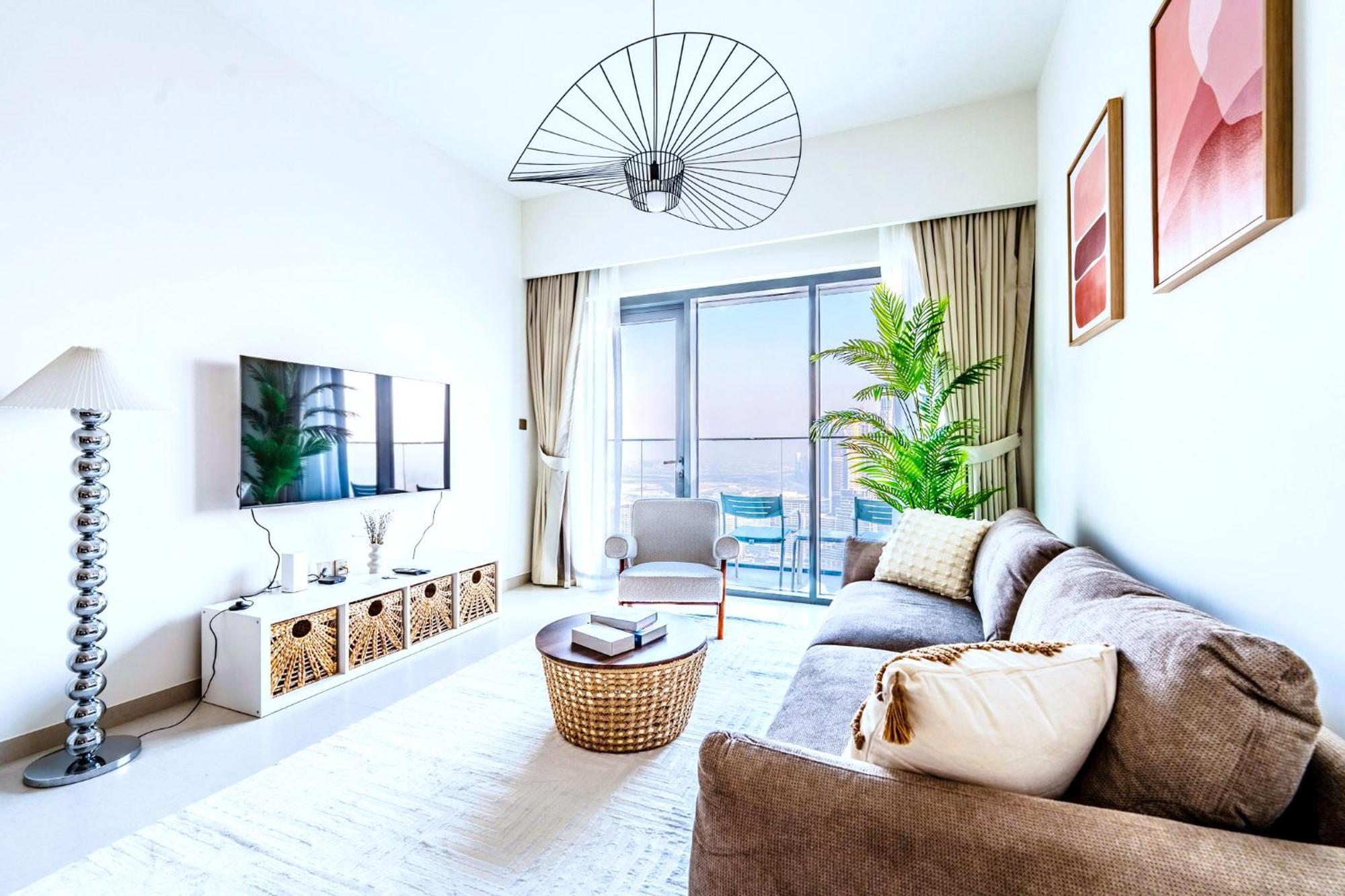 Stunning 2br Burj Royale 10 Mins Walk To Mall *