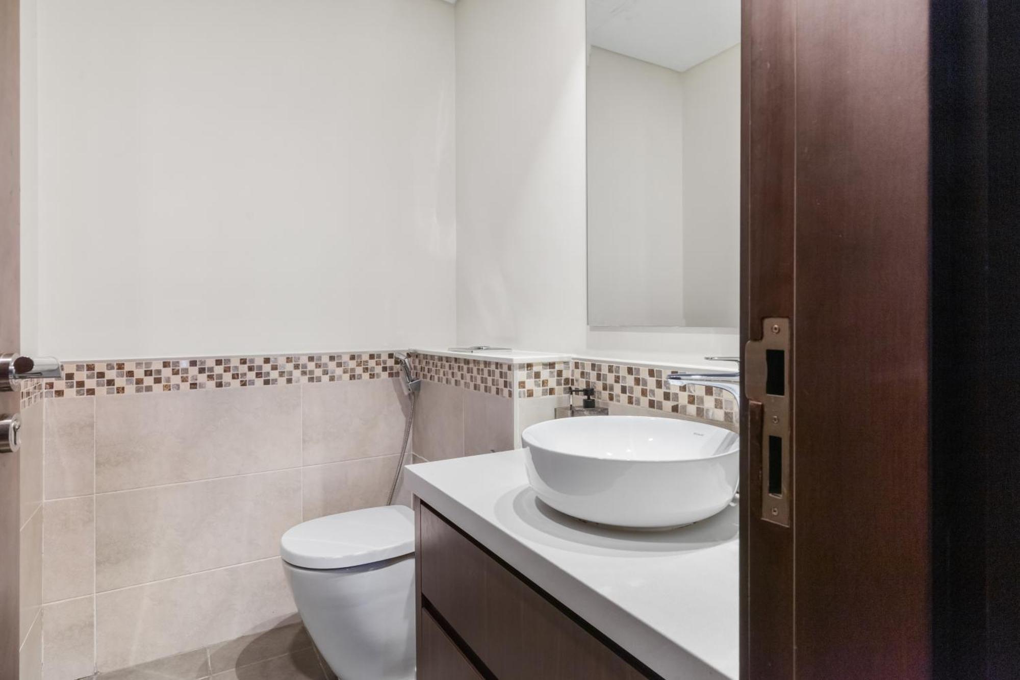 Apartment 2br W Huge Terrace & Full Burj Khalifa View *
