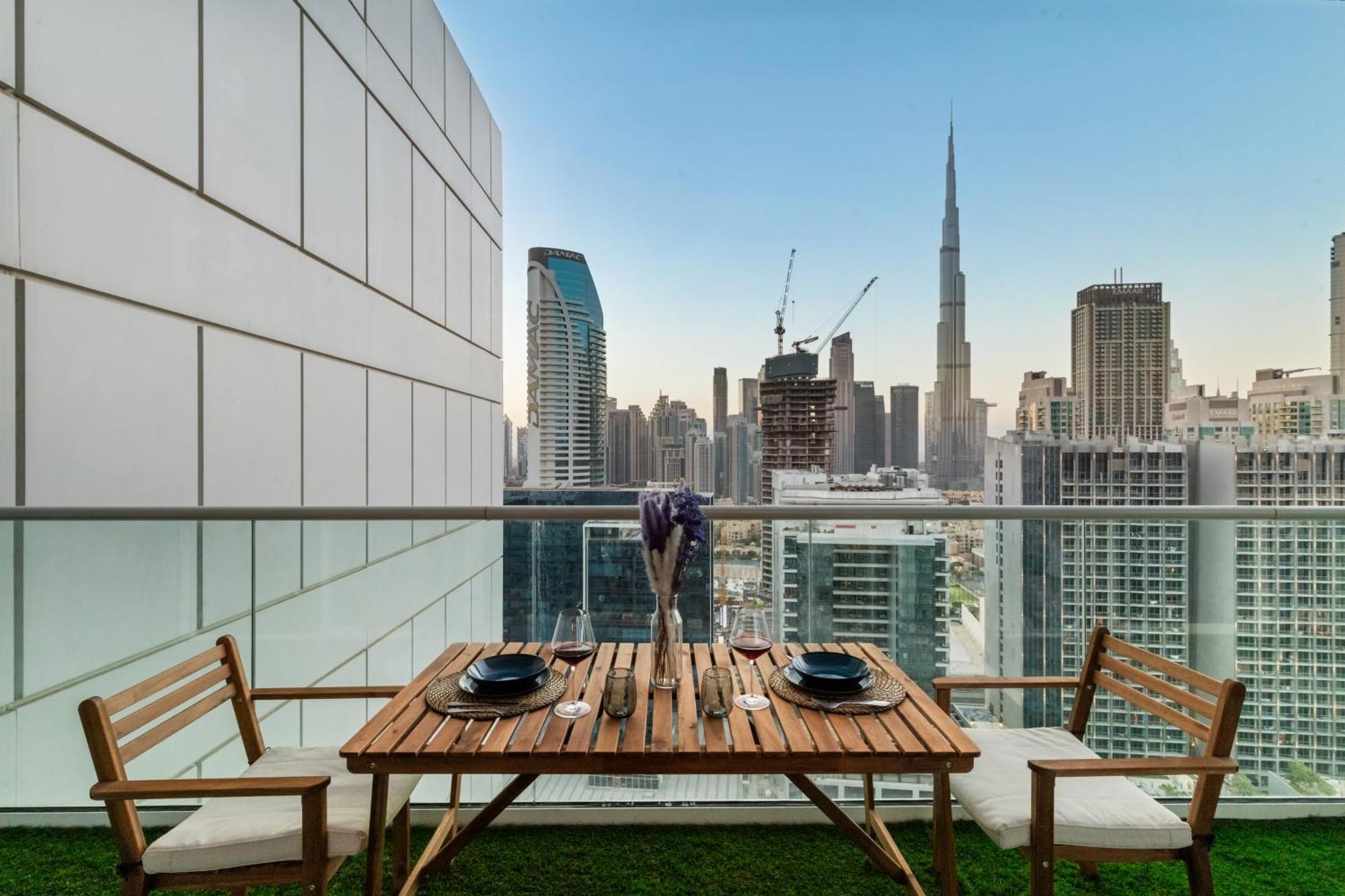 Apartment 2br W Huge Terrace & Full Burj Khalifa View