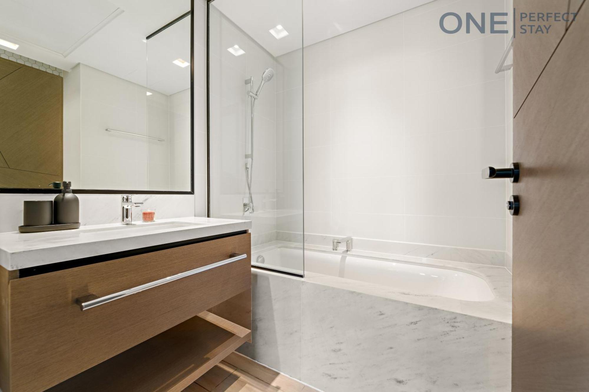 Apartment Stylish 2br With Infinity Pool In Creek