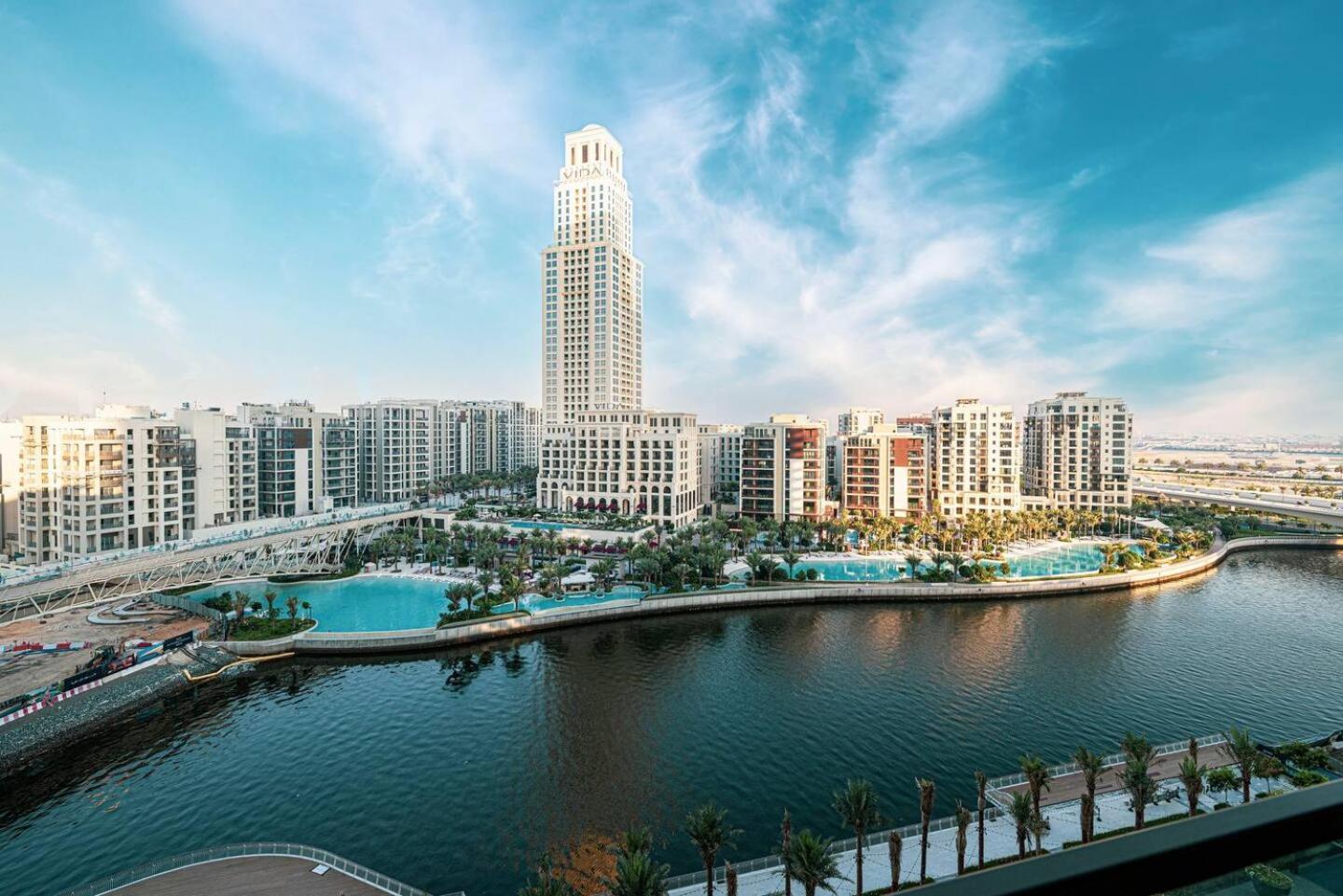Apartment Stylish 2br With Infinity Pool In Creek