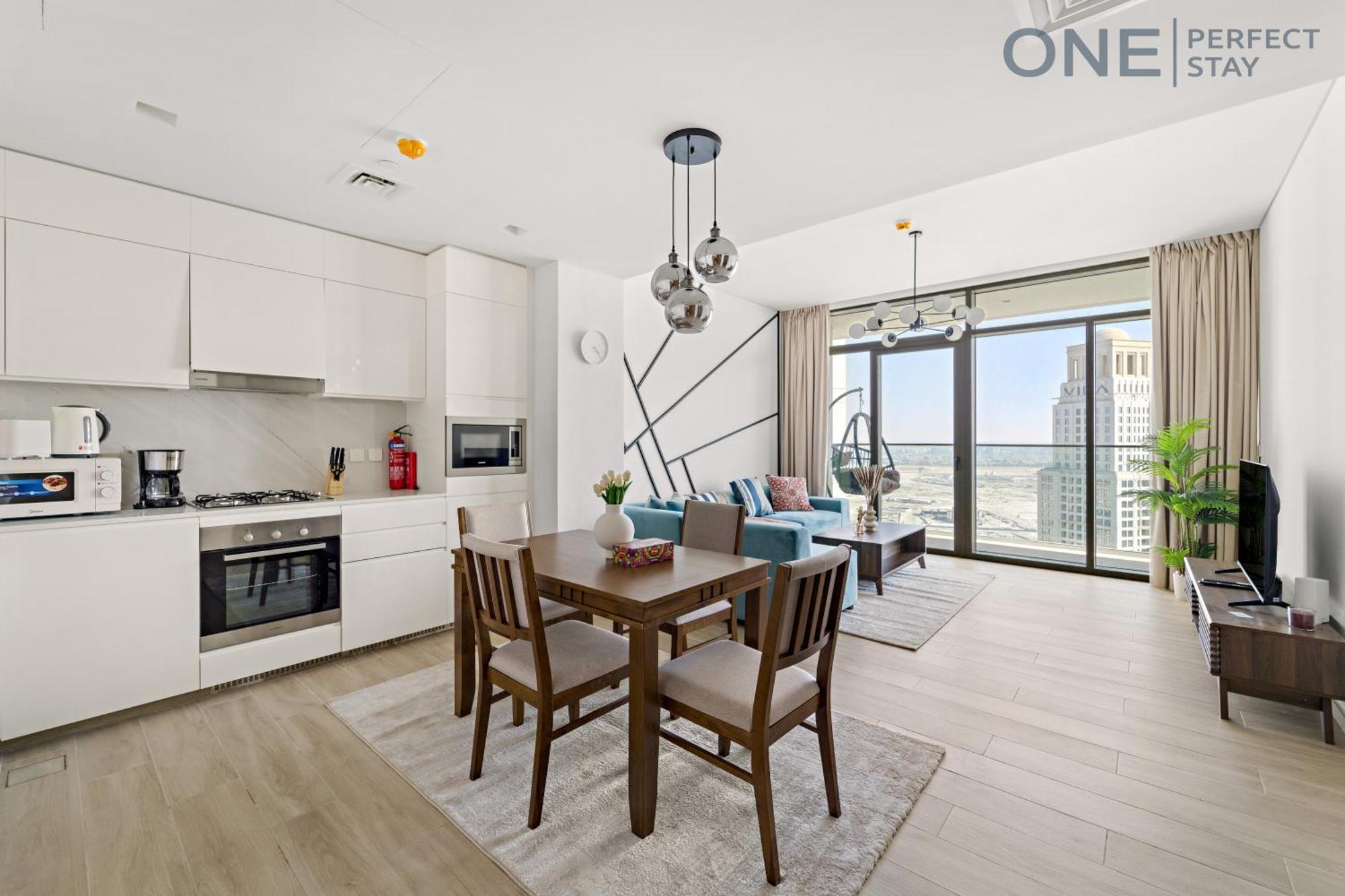 Stylish 2br With Infinity Pool In Creek Apartment Dubai