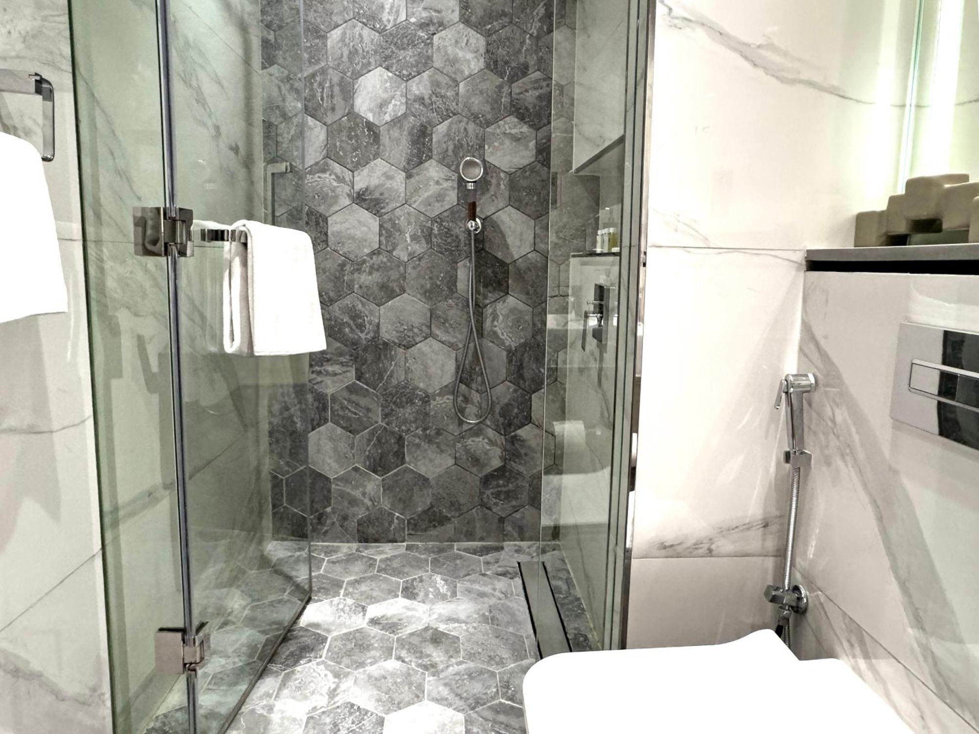 Select Stay-cozy In Mag 318 With Canal View