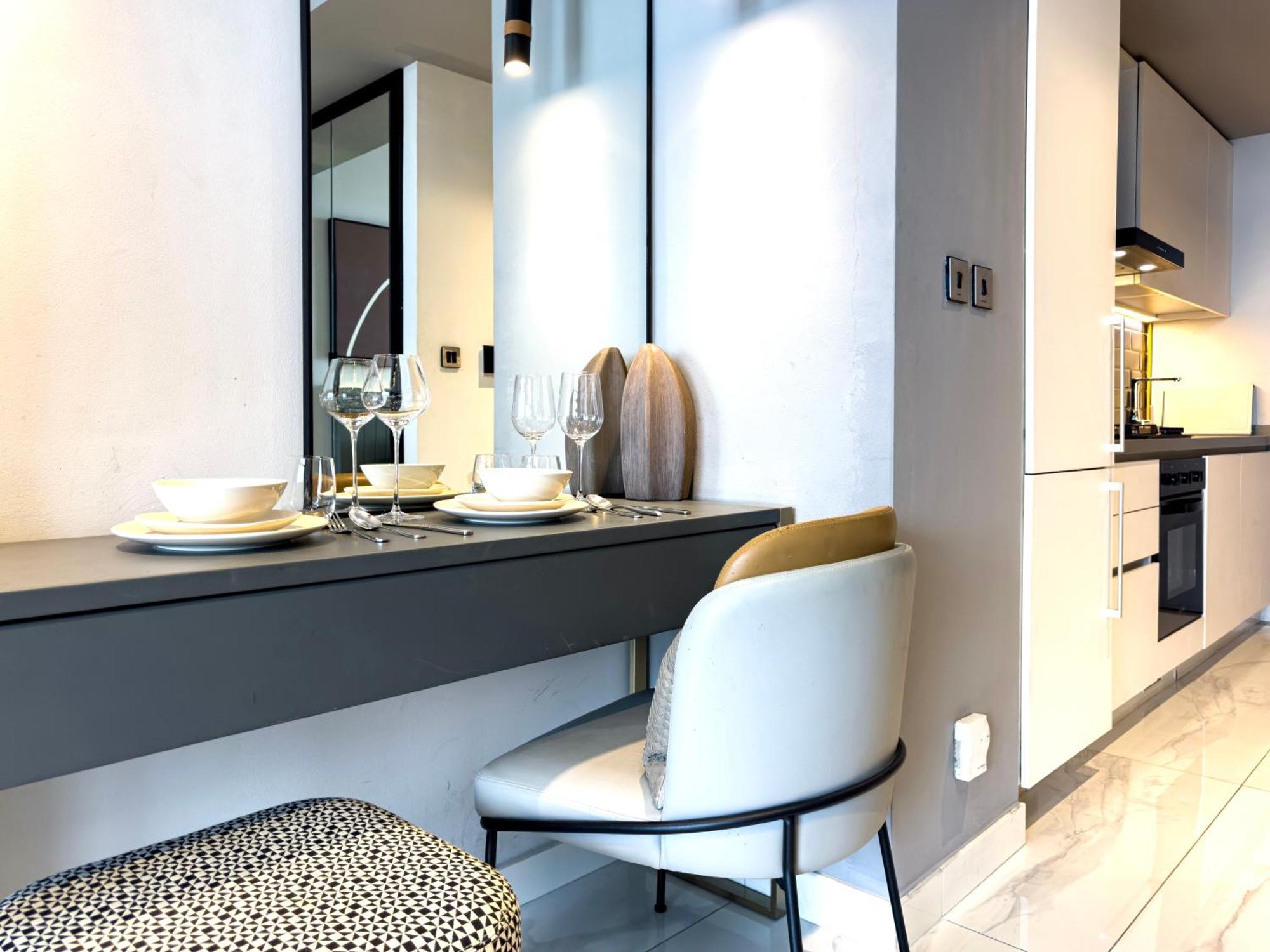 Select Stay-cozy In Mag 318 With Canal View * Dubai
