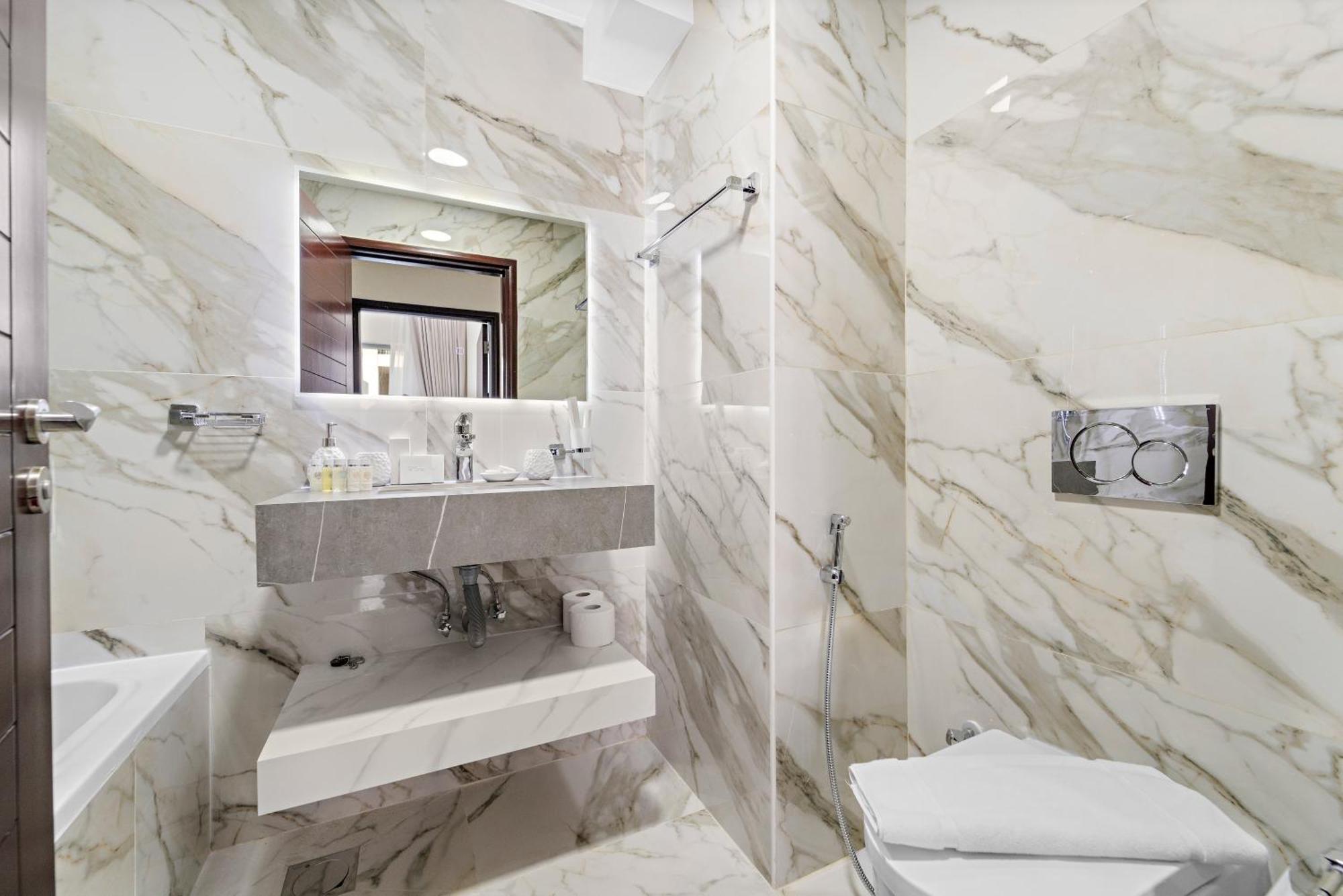 Apartment Boulevard Central 2 By Luxstay Holiday Homes