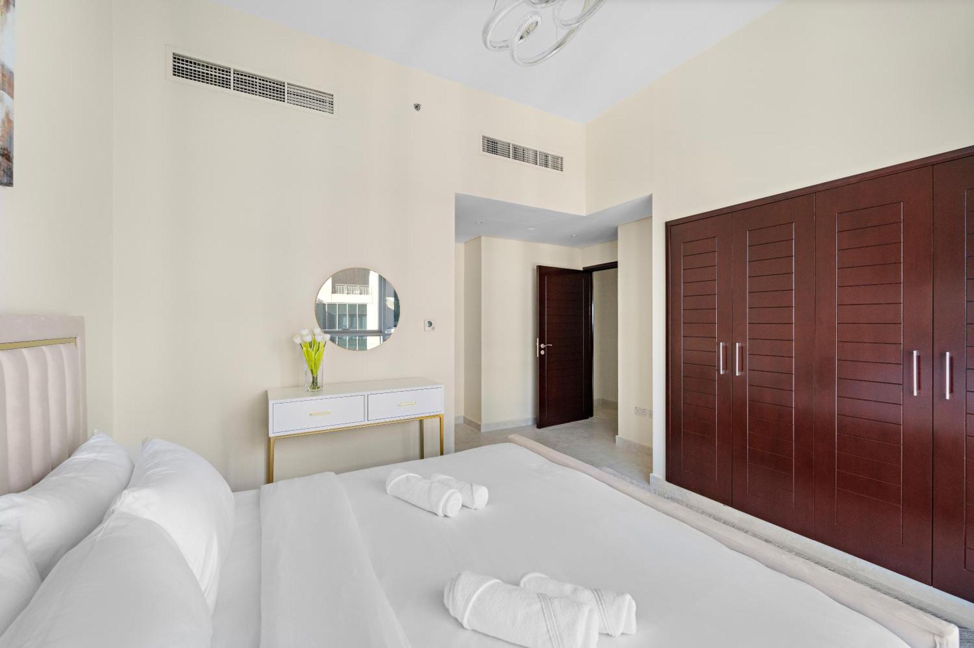 Boulevard Central 2 By Luxstay Holiday Homes Dubai