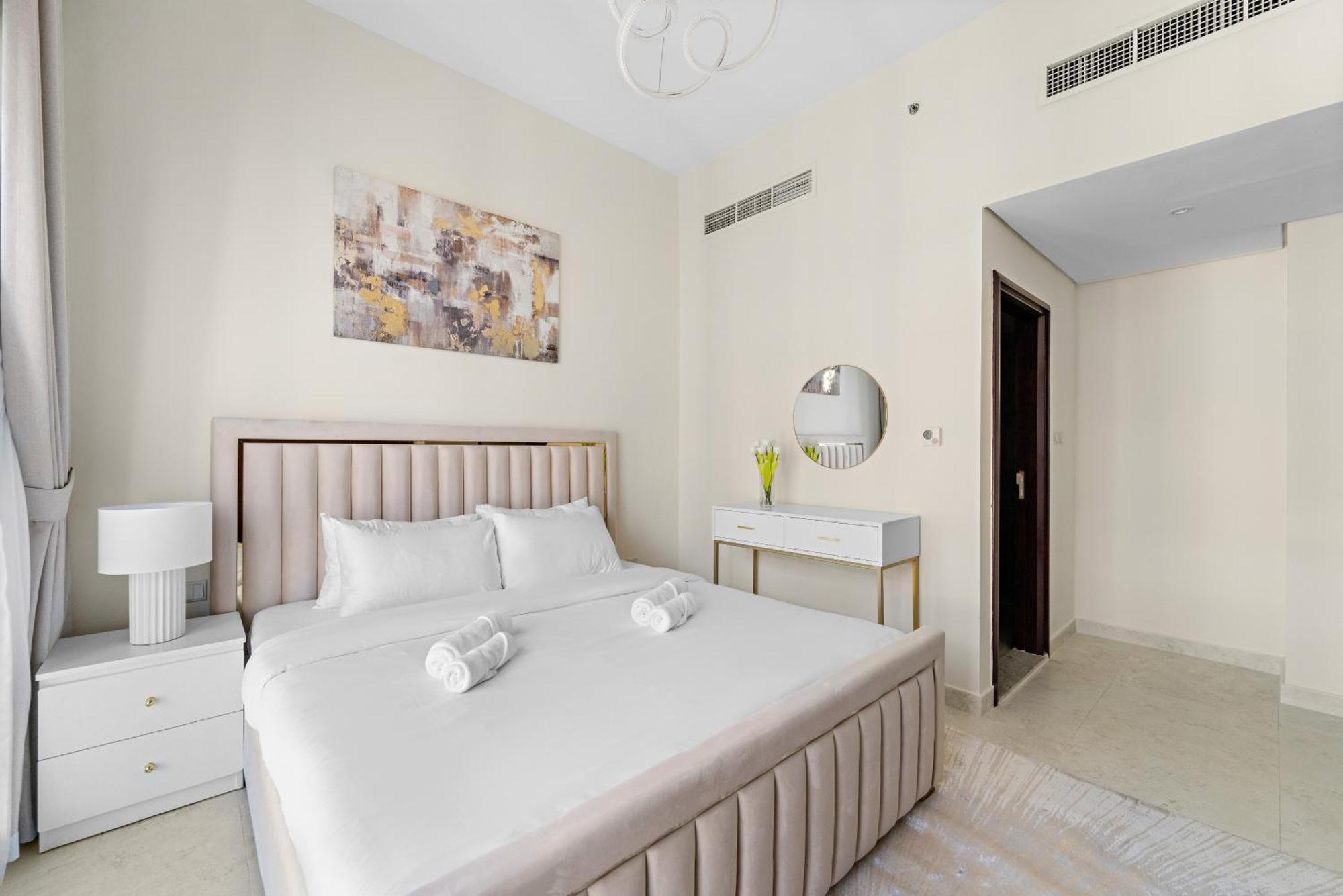 Apartment Boulevard Central 2 By Luxstay Holiday Homes
