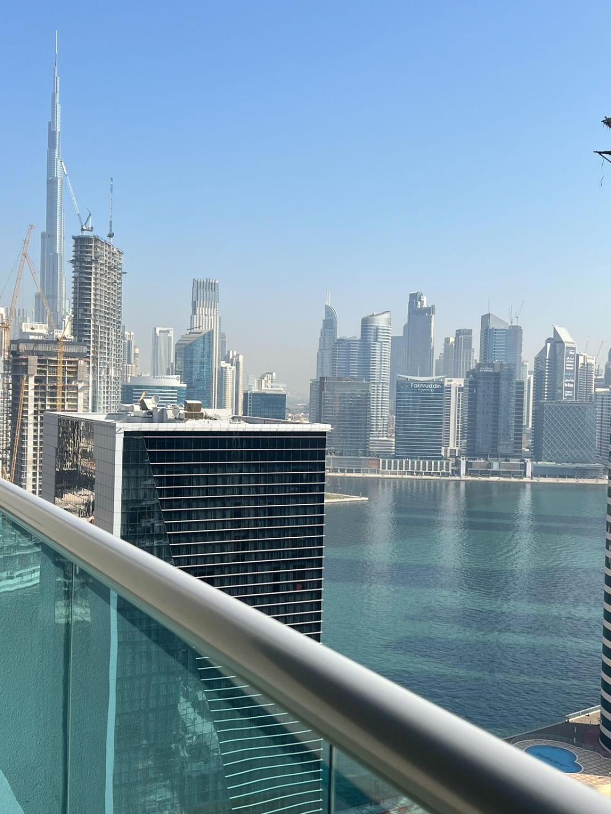 Apartment Elegant With Burj Khalifa & Canal View - 1901 *