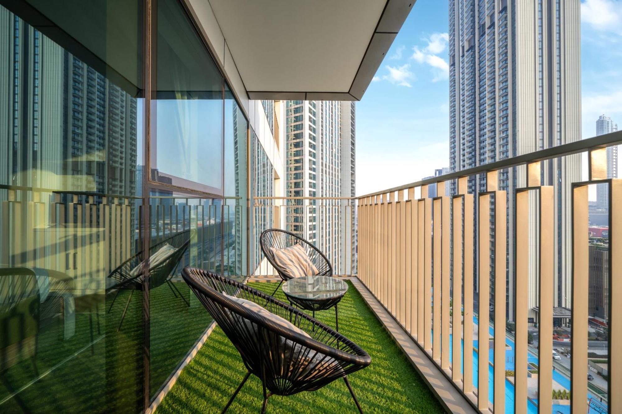 Arthouse Views - Burj Khalifa View & Mall Access Apartment Dubai