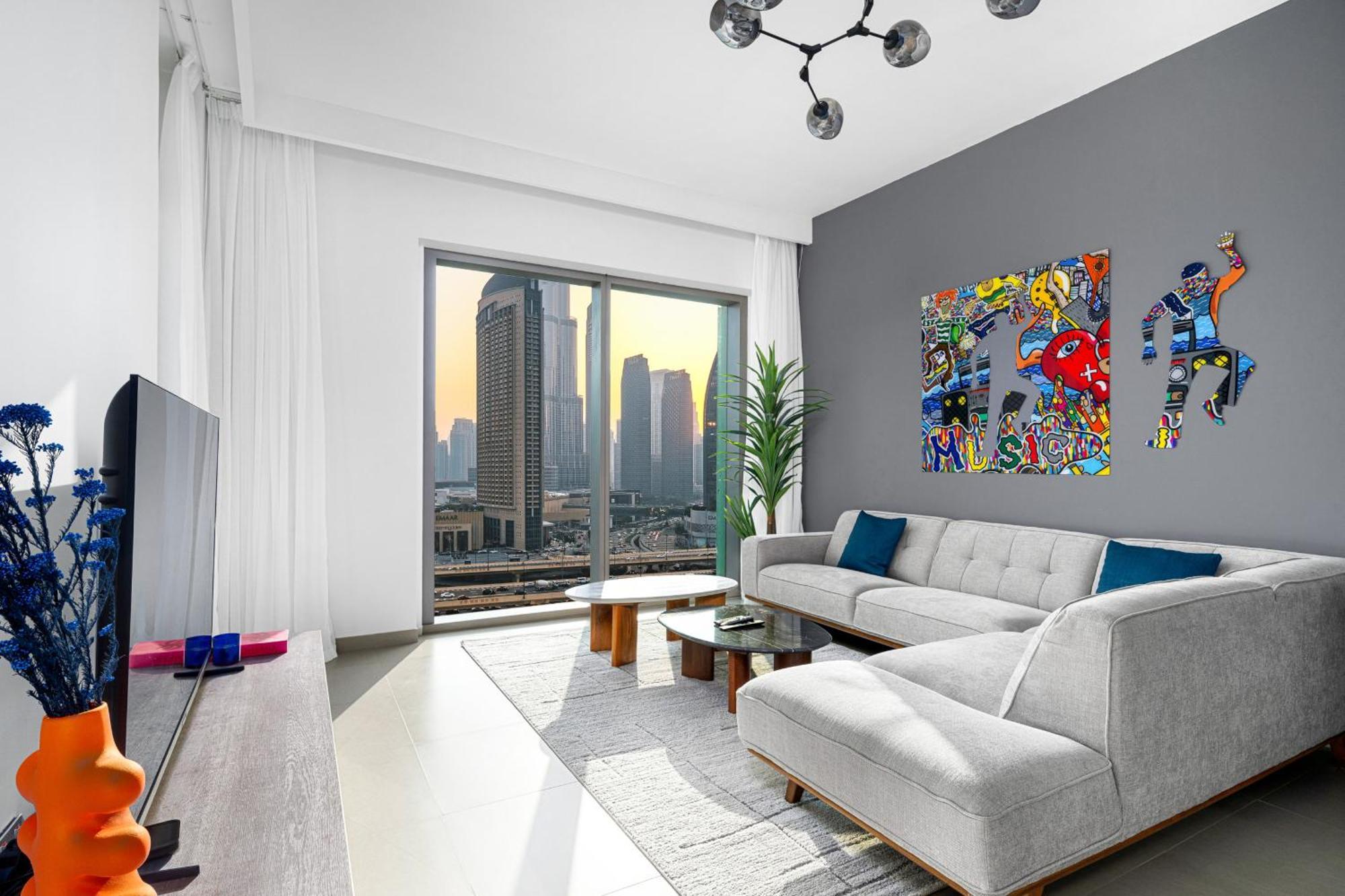 Arthouse Views - Burj Khalifa View & Mall Access Apartment