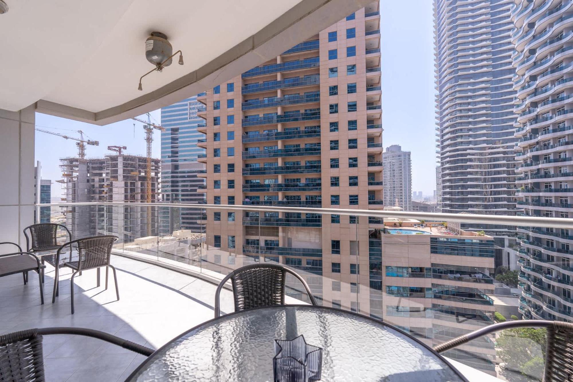 Minimalist Airy 3-bedroom With Cityscape View In Marina Apartment