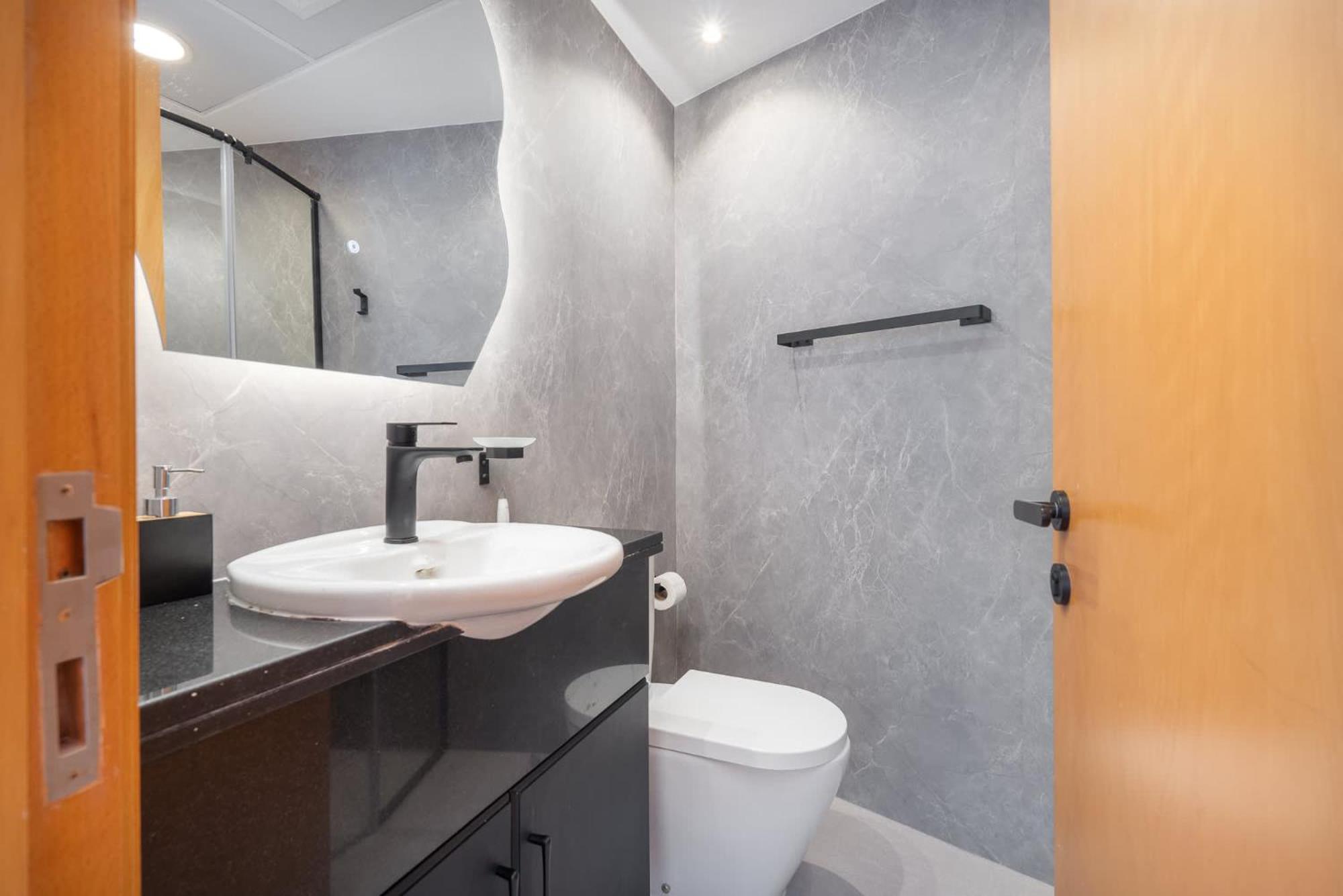 Minimalist Airy 3-bedroom With Cityscape View In Marina Apartment Dubai