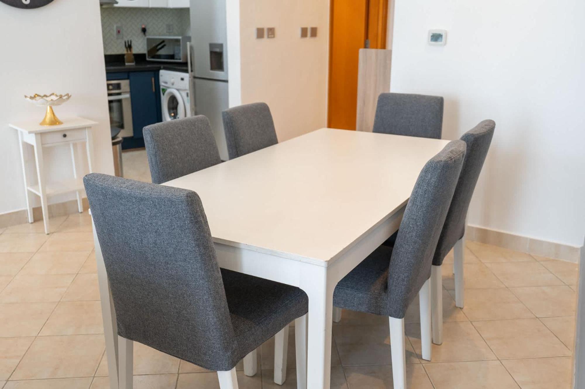 Minimalist Airy 3-bedroom With Cityscape View In Marina