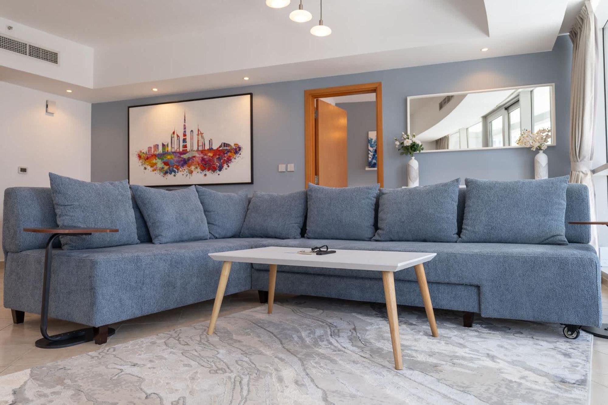 Minimalist Airy 3-bedroom With Cityscape View In Marina Apartment *