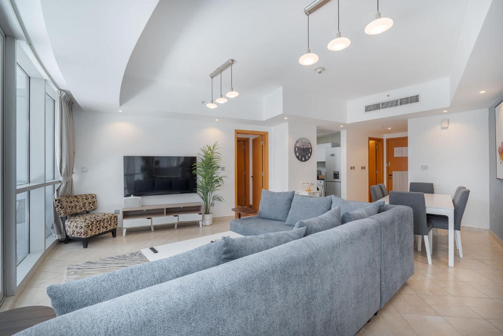 Minimalist Airy 3-bedroom With Cityscape View In Marina Apartment Dubai