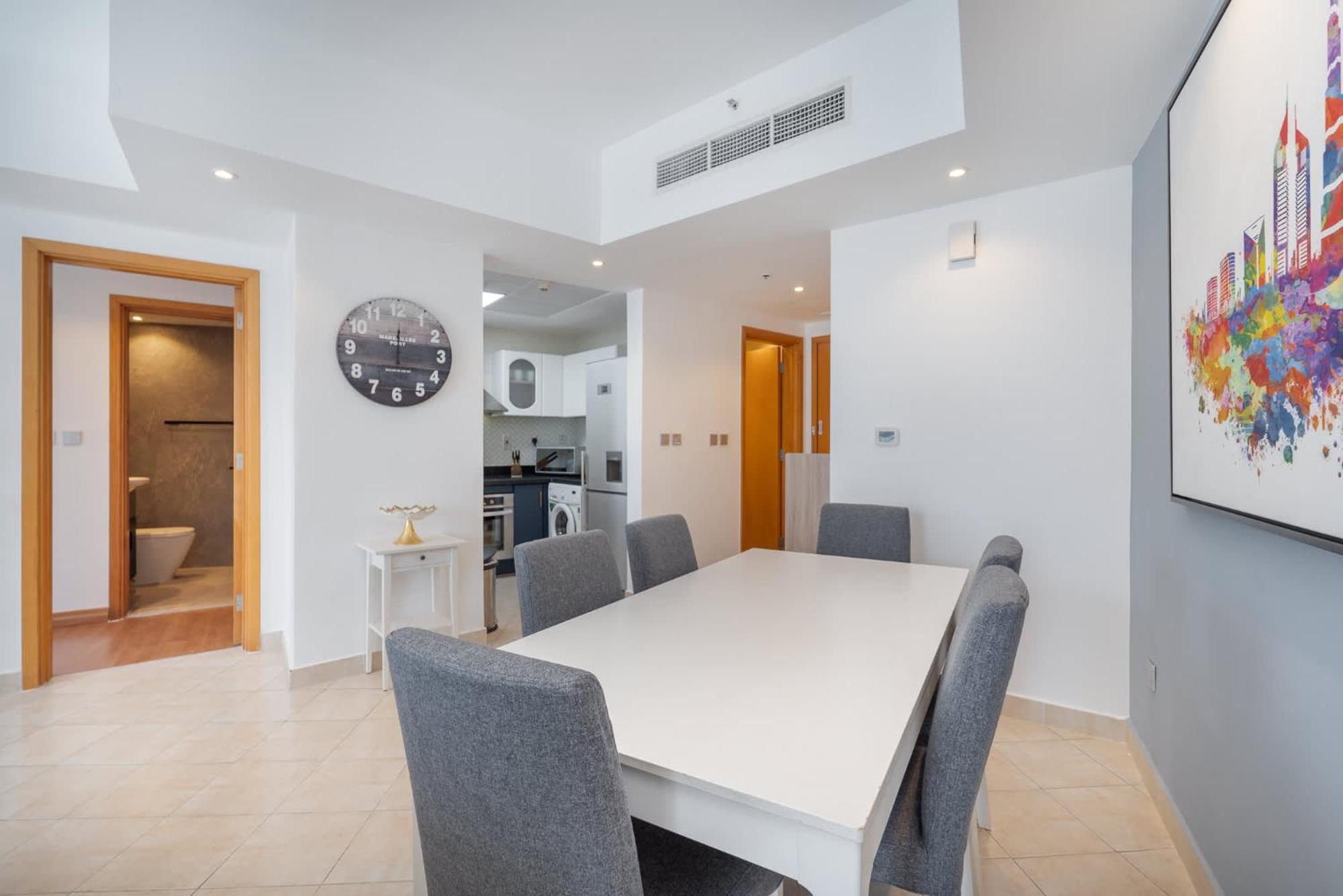 Apartment Minimalist Airy 3-bedroom With Cityscape View In Marina Dubai