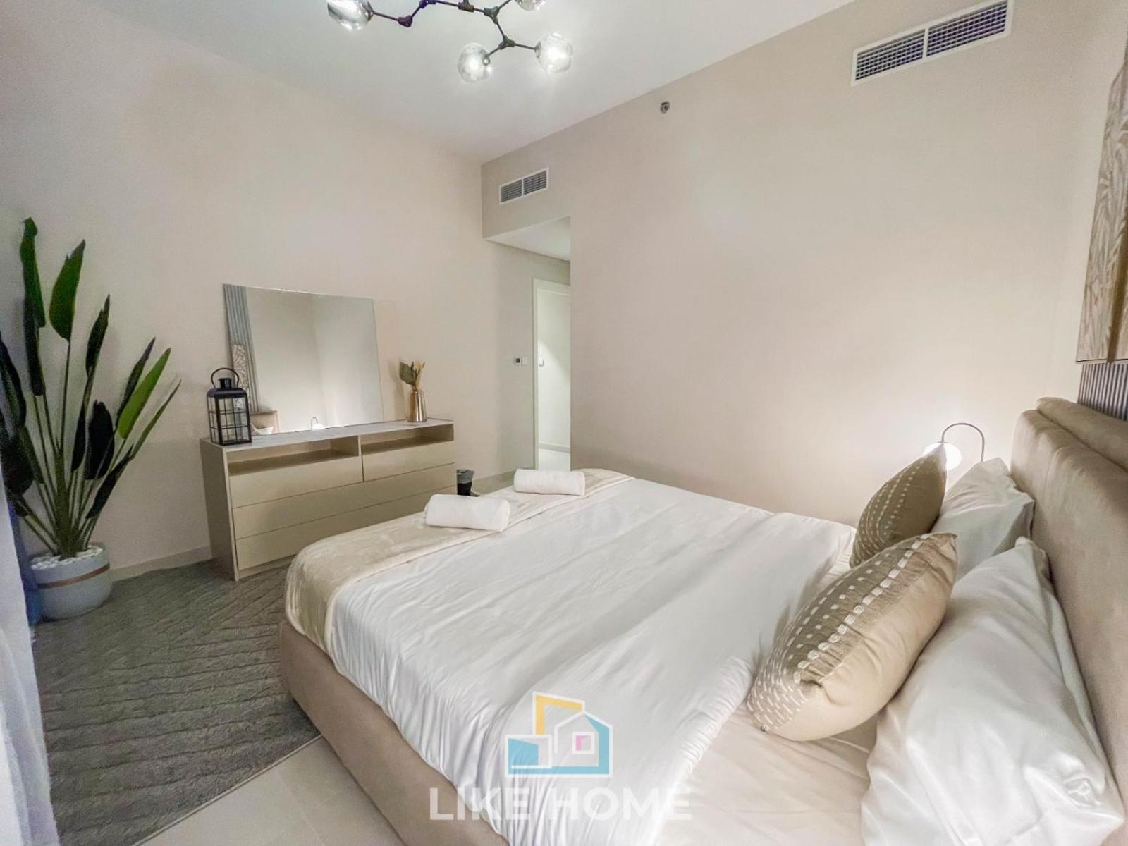 Apartment Like - 4901 Spacious & Cozy 2bhk In The Grand Creek