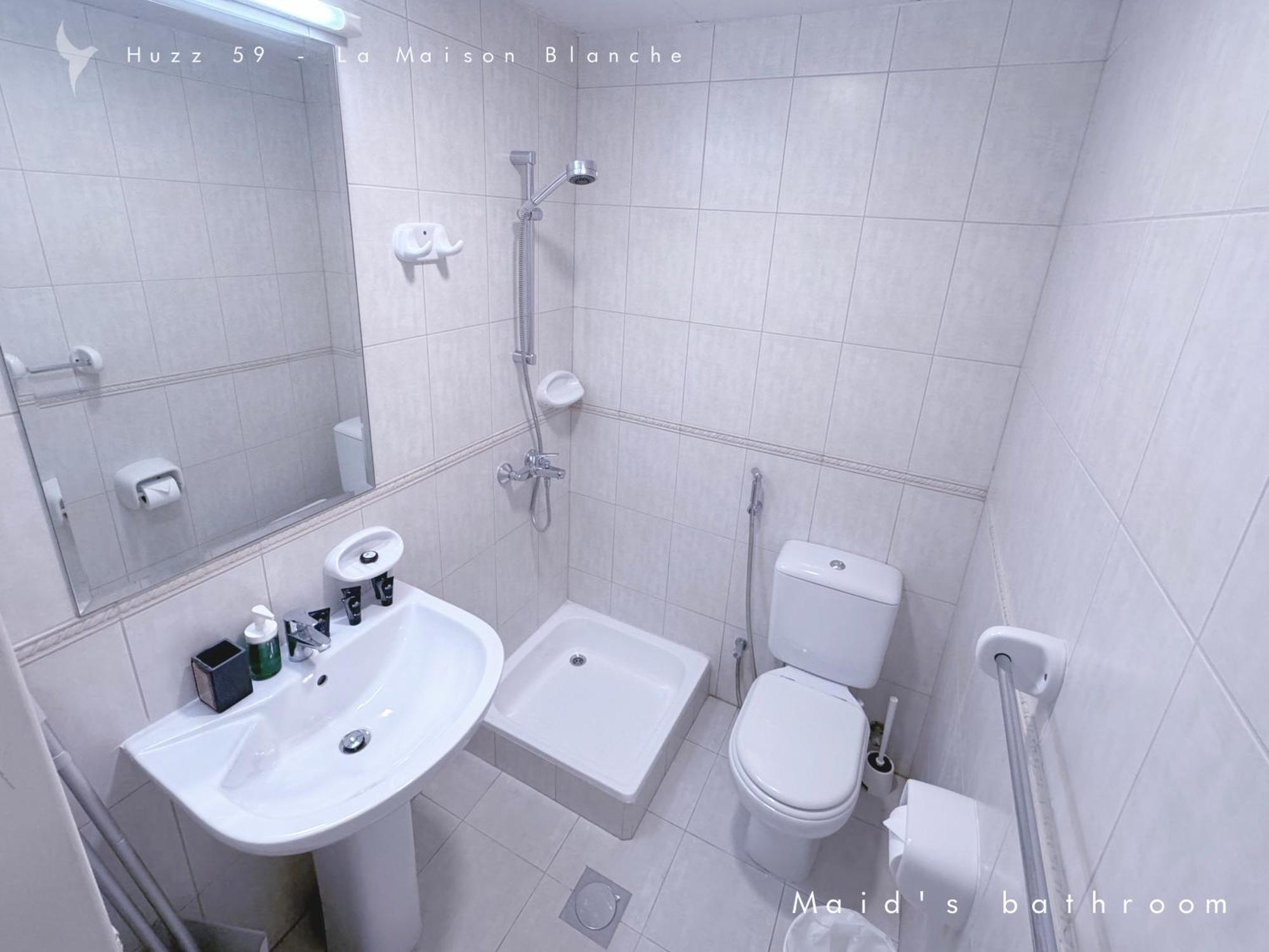 Huzz 59 - La Maison Blanche * Dubai