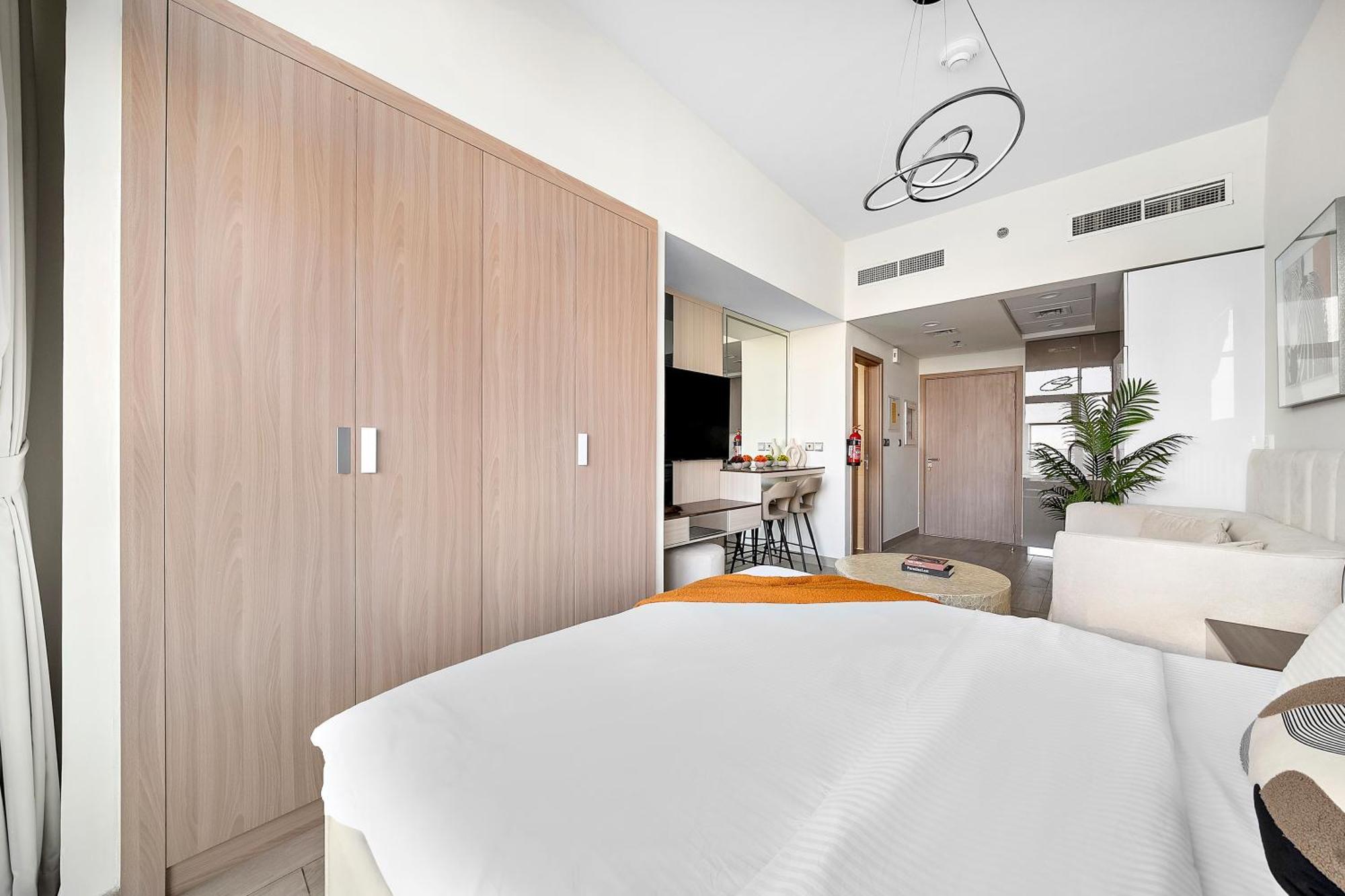 Azizi Riviera 35, Community View
