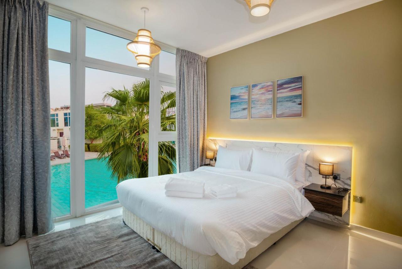 Villa Luxurious 6-bedroom With Scenic Views *