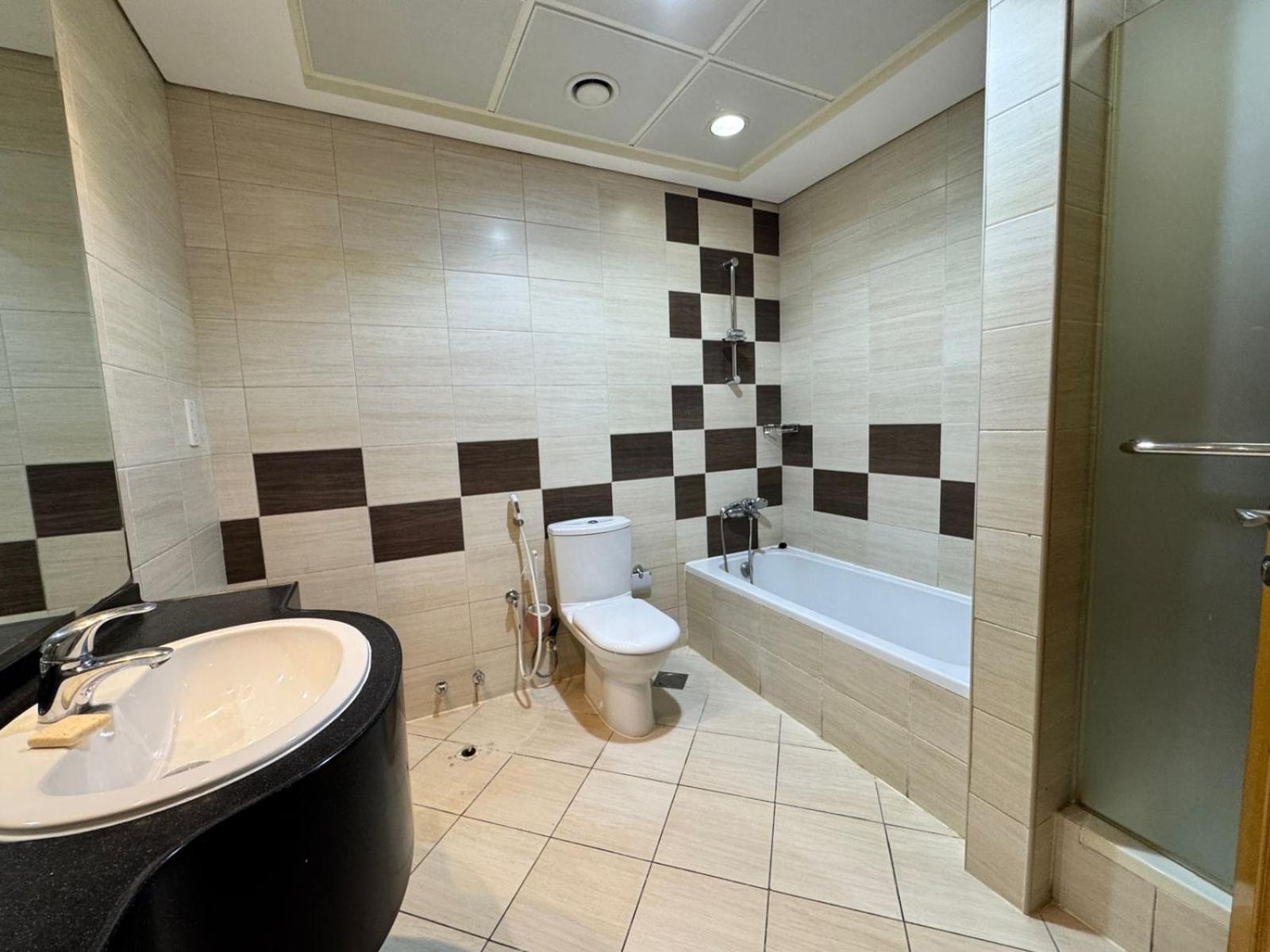 Apartment Lavish With Family Environment *