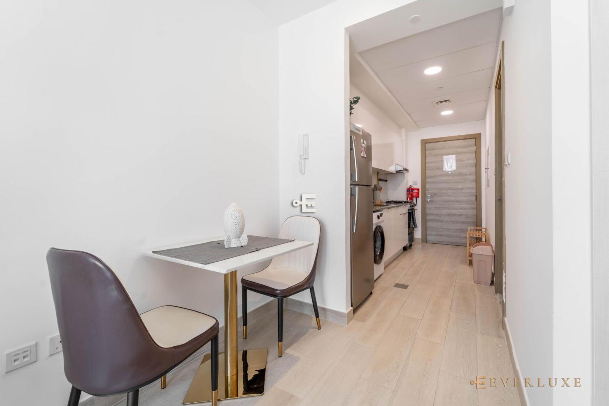 Everluxe Comfy In Bloom Tower B Apartment