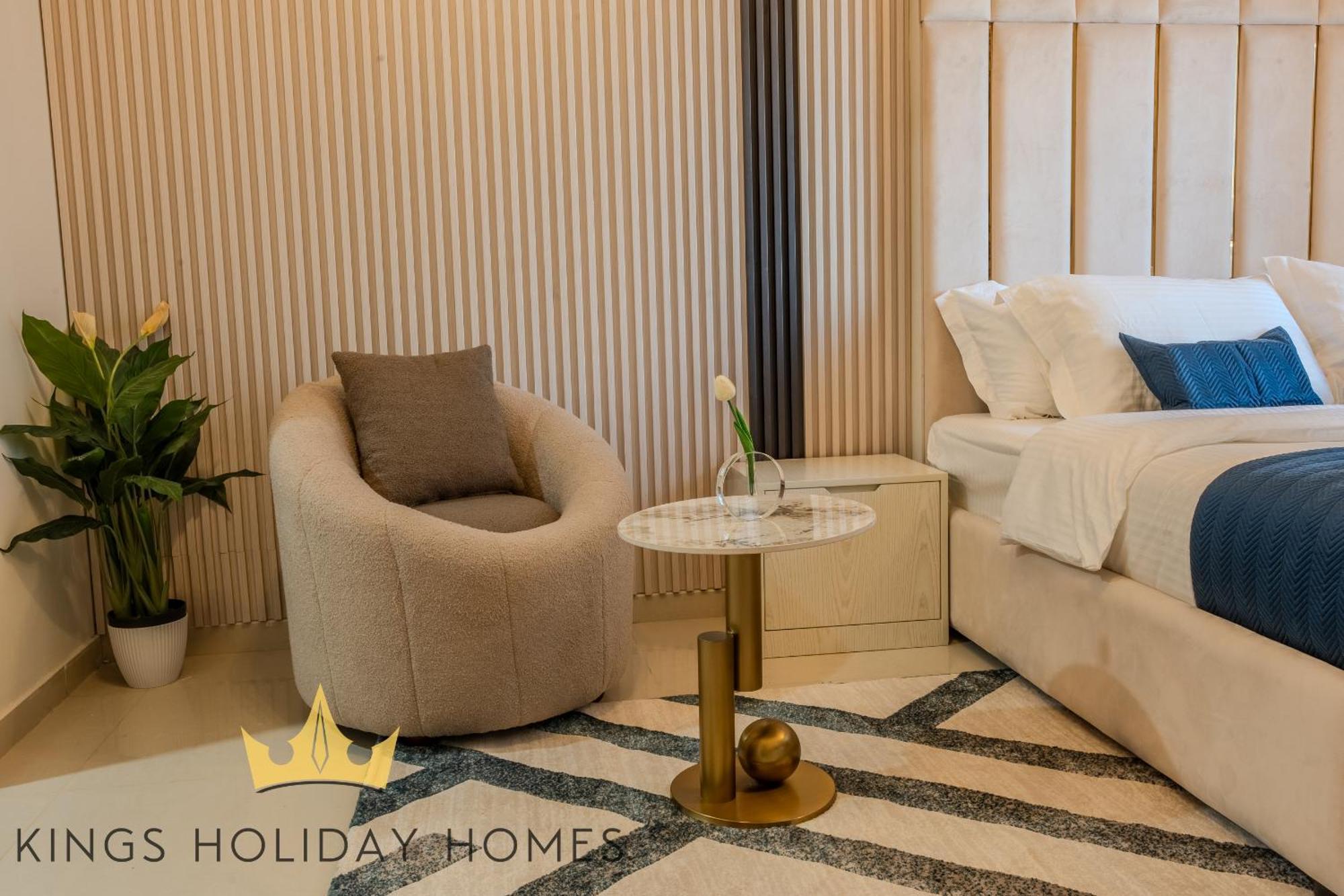 Kings Homes Luxury 2 Dunya Tower Burj Khalifa St