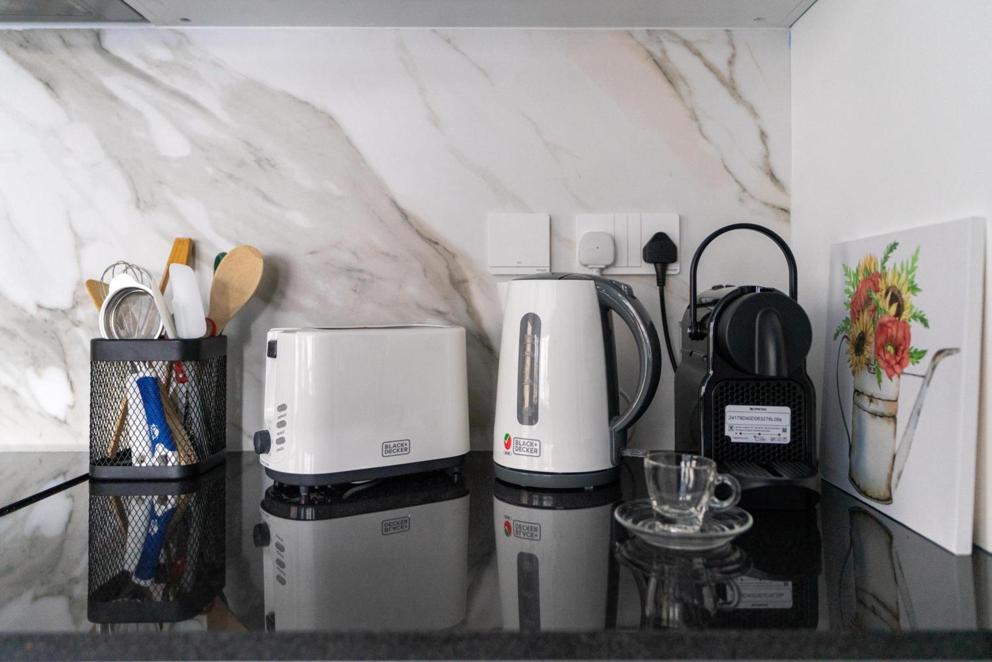 White Sage Spacious 1br At Marina Promenade Apartment *