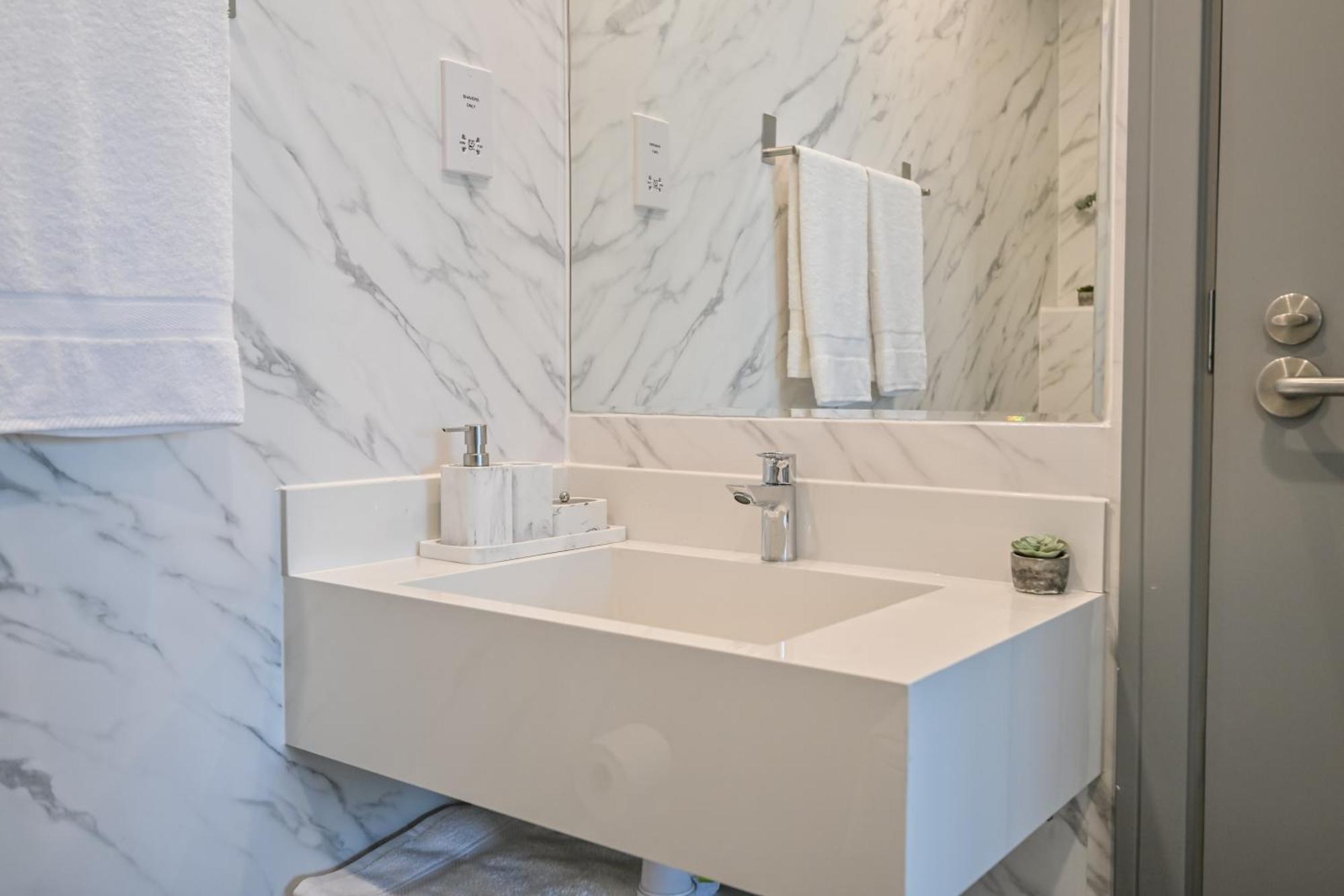 Azure Residences A Beachfront Getaway On Palm Jumeirah Apartment *