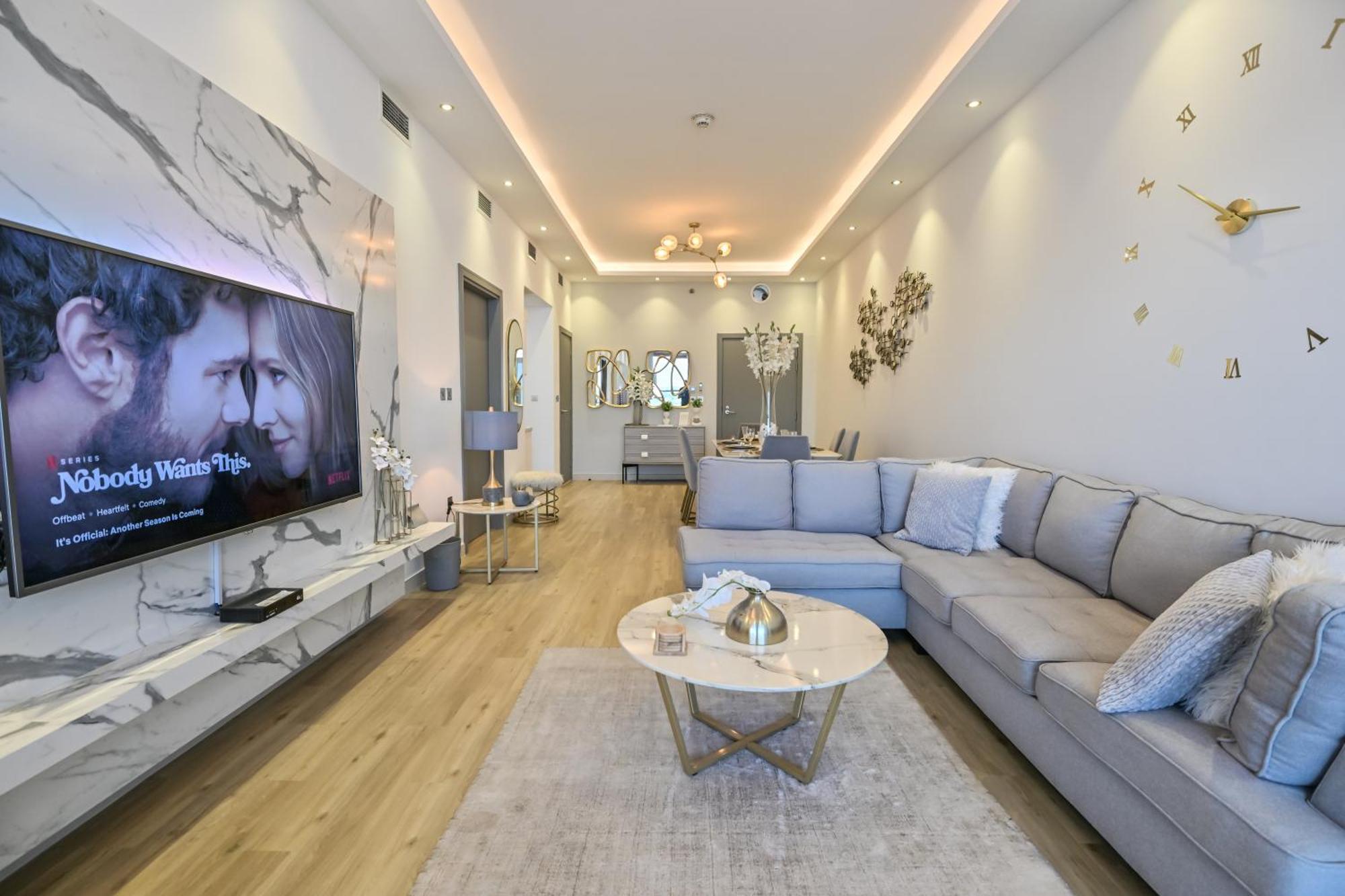 Apartment Azure Residences A Beachfront Getaway On Palm Jumeirah