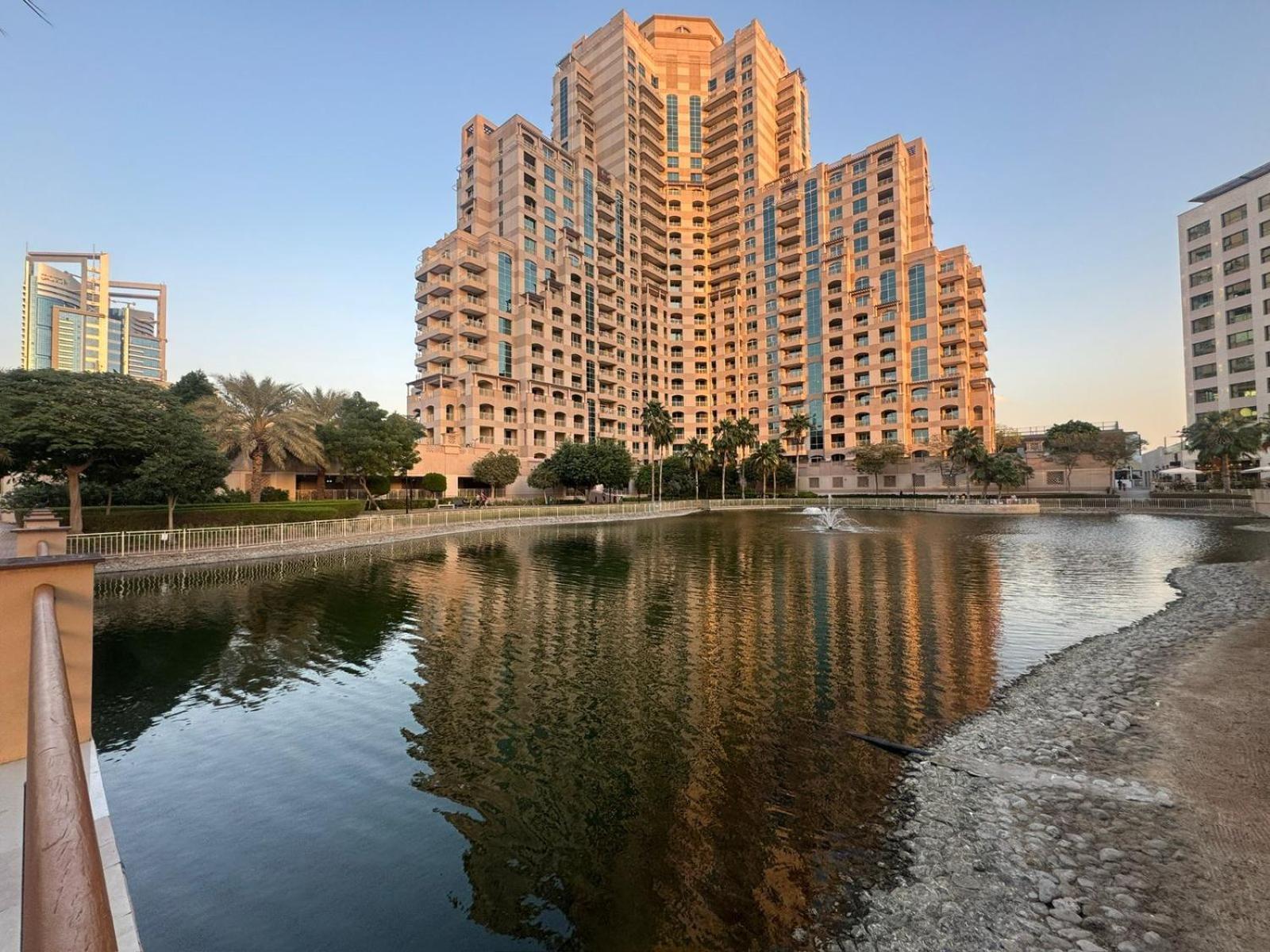 Apartment Luxe 1br In Fairways East With Canal Views Dubai