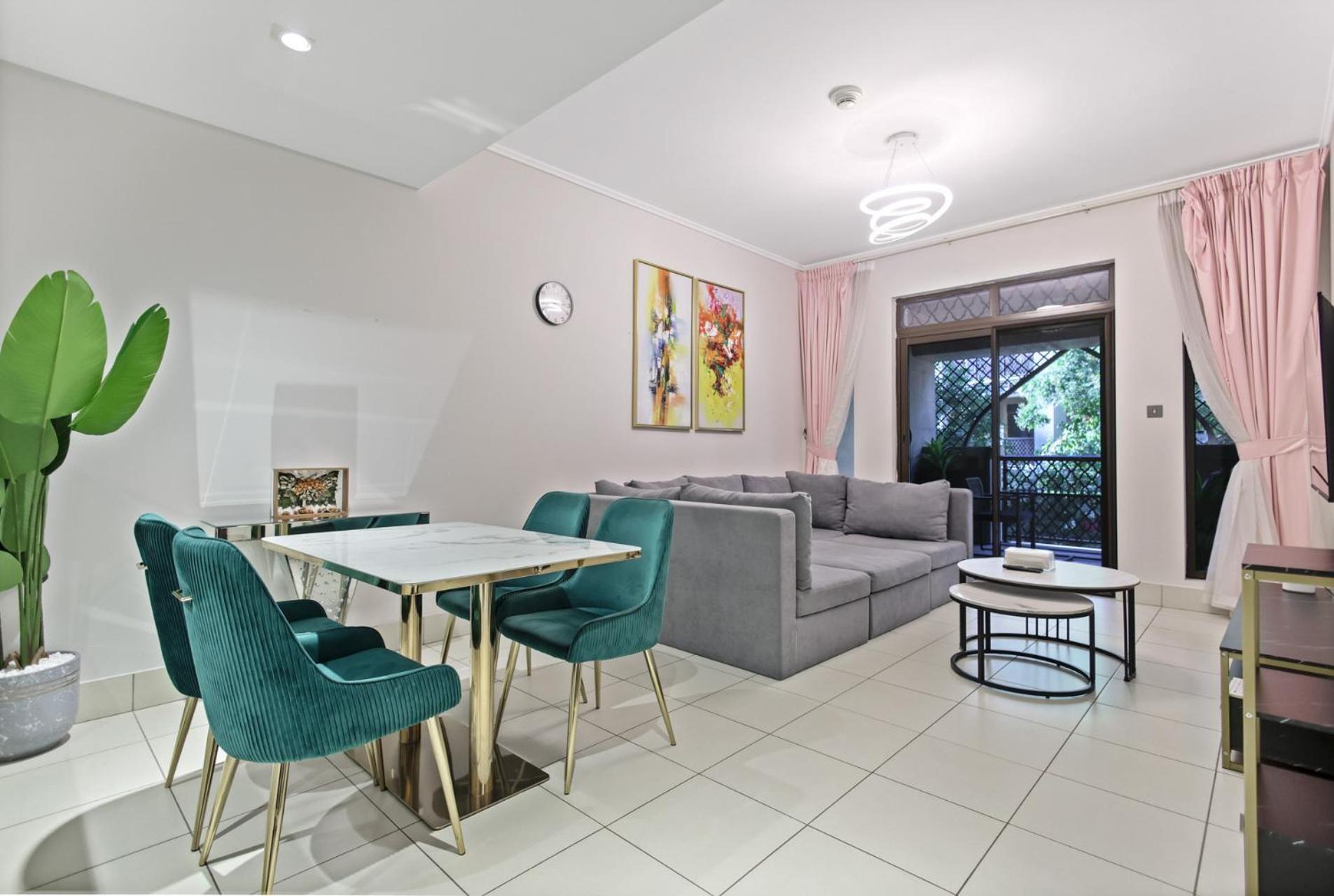 Elegant Old Town Escape With Burj Views & Near Mall * Dubai